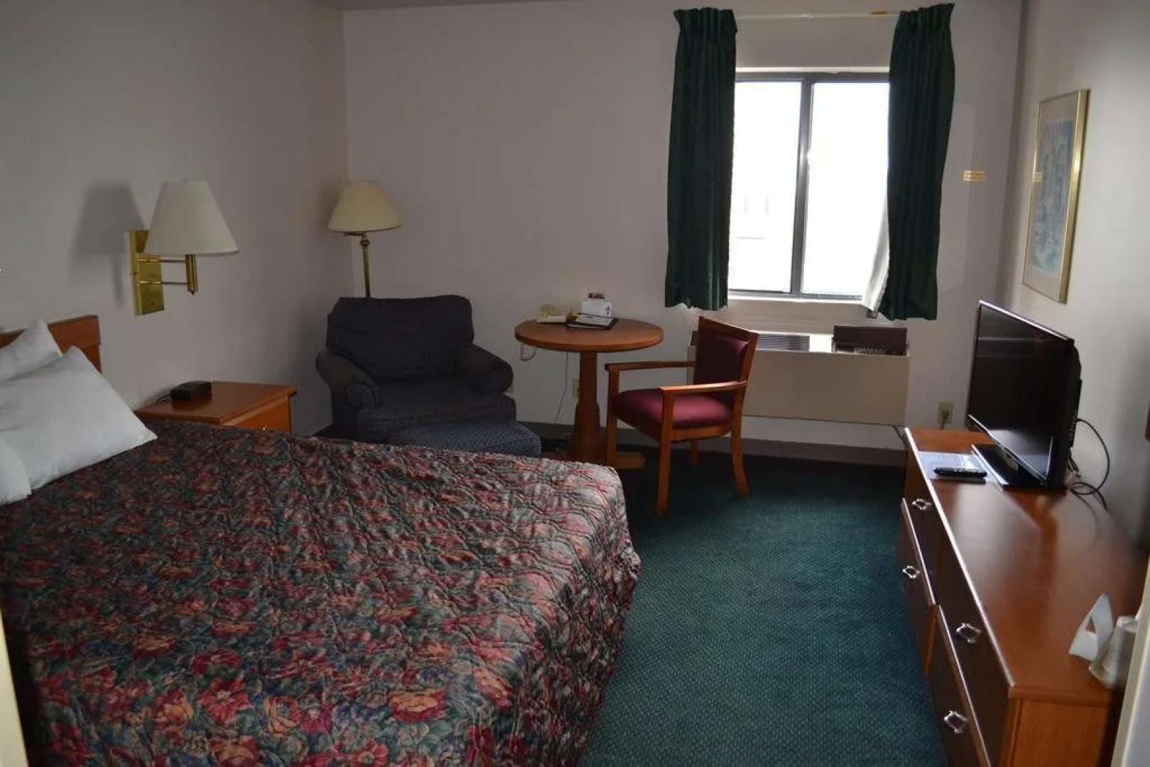 Countryside Inn & Suites