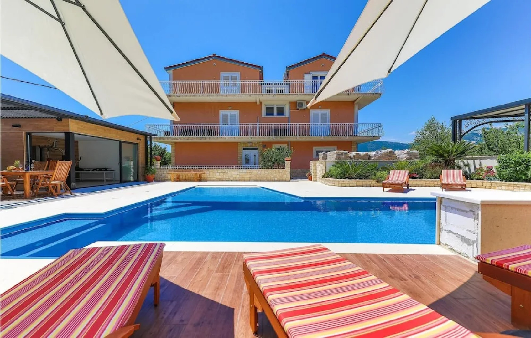 Beautiful Home in Kastel Stari With Jacuzzi, Wifi and 2 Bedrooms