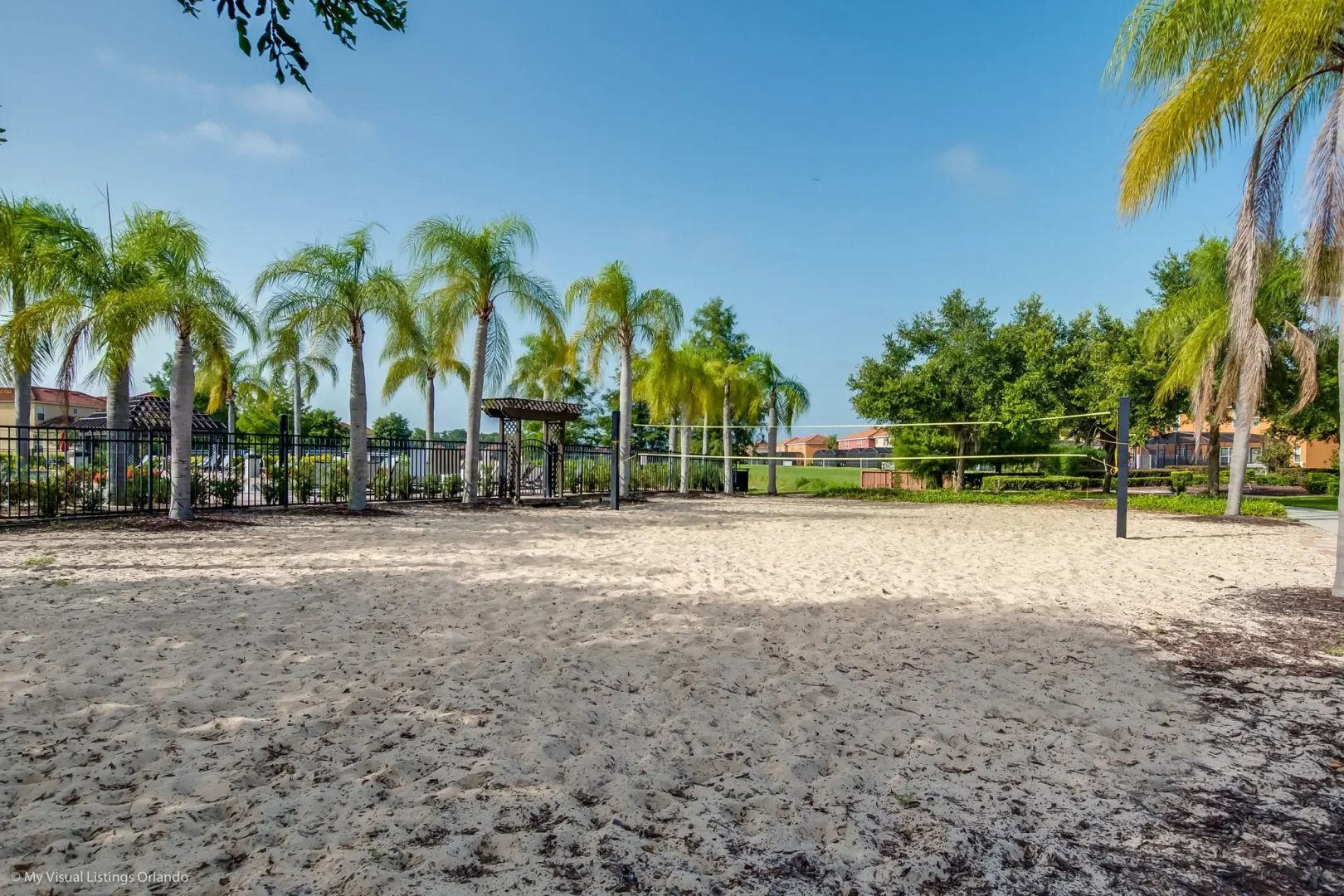 4 bed town home with full size pool Close to Disne