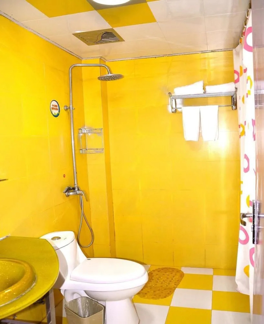 Shiyan Spring Fashion Hotel