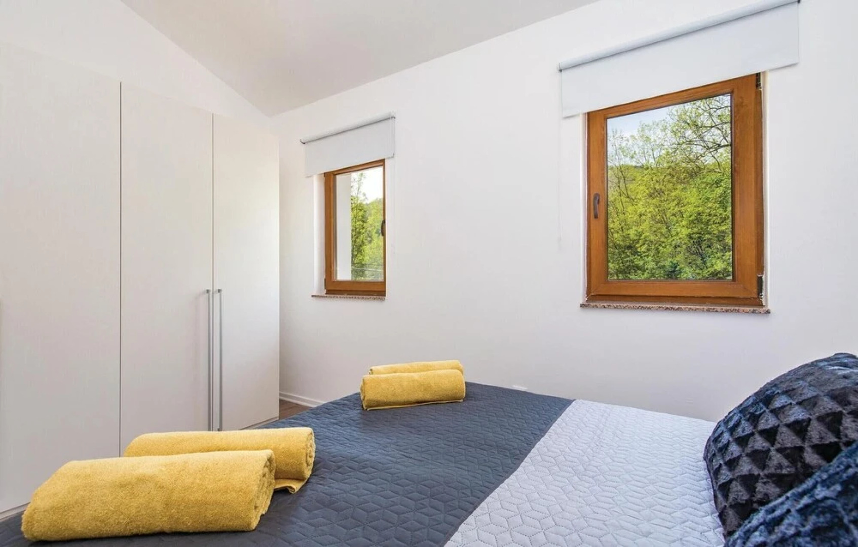 Nice Home in Zastenice With Wifi, 2 Bedrooms and Outdoor Swimming Pool