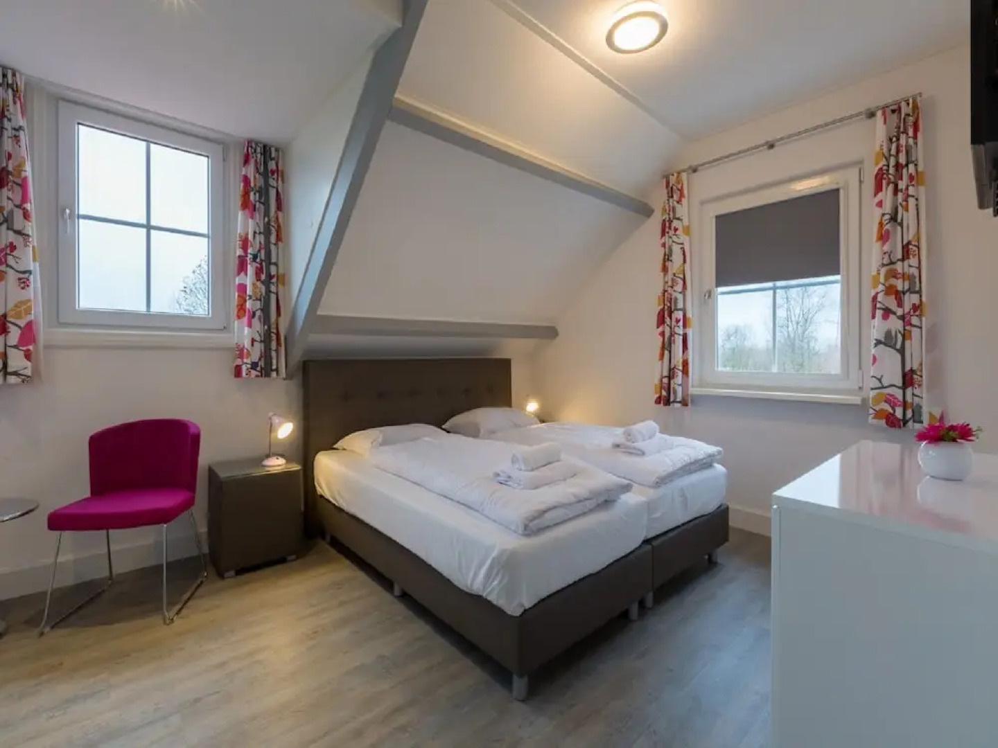 Picturesque Holiday Home in Oostkapelle near Beach