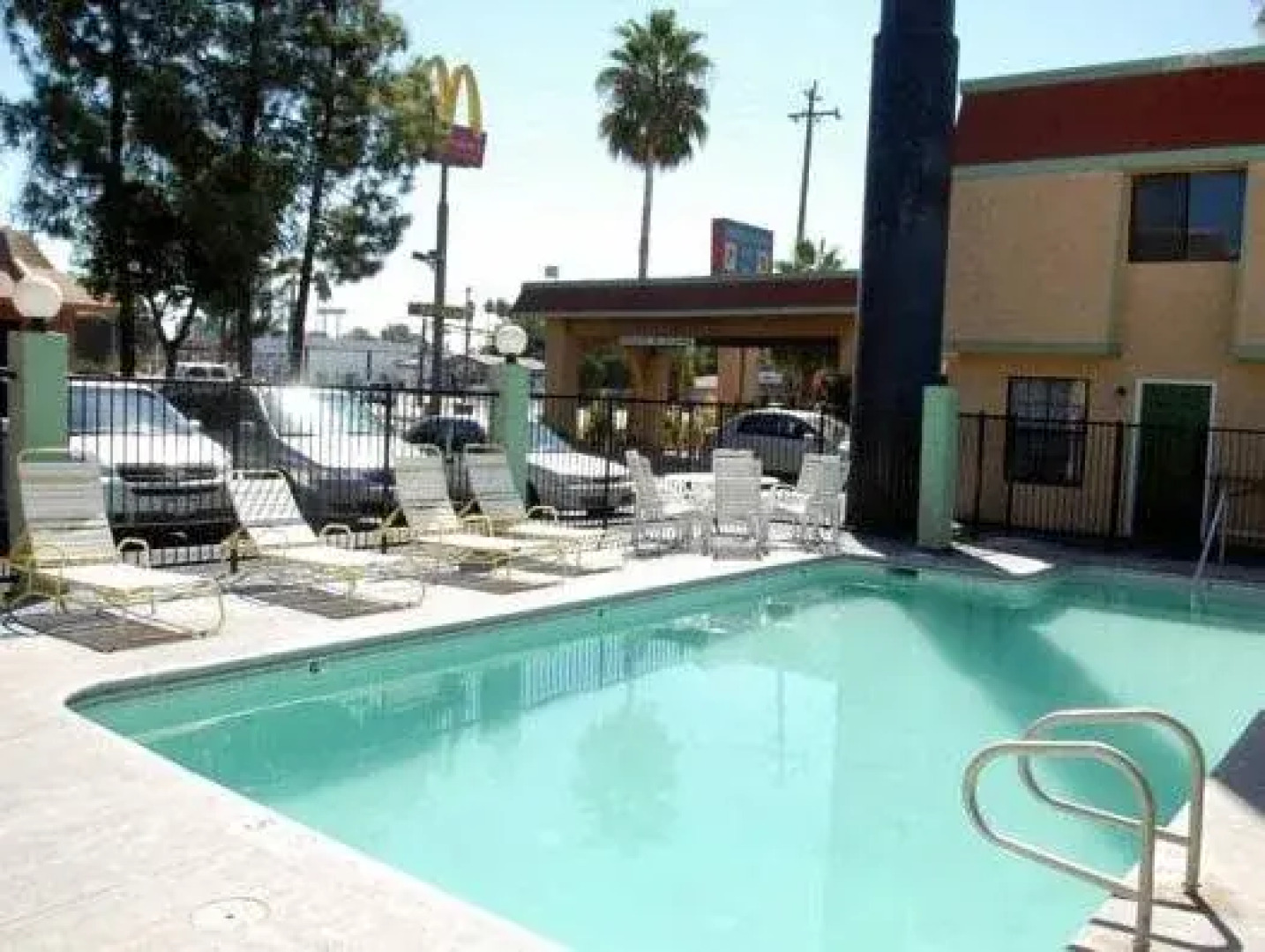 Ambassador Inn Fresno