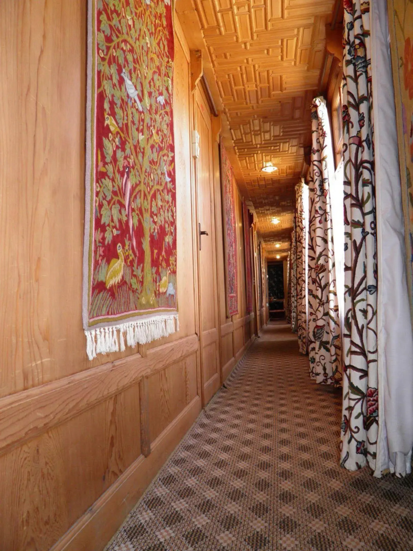 New Jacquline Heritage Houseboats Nigeen Lake