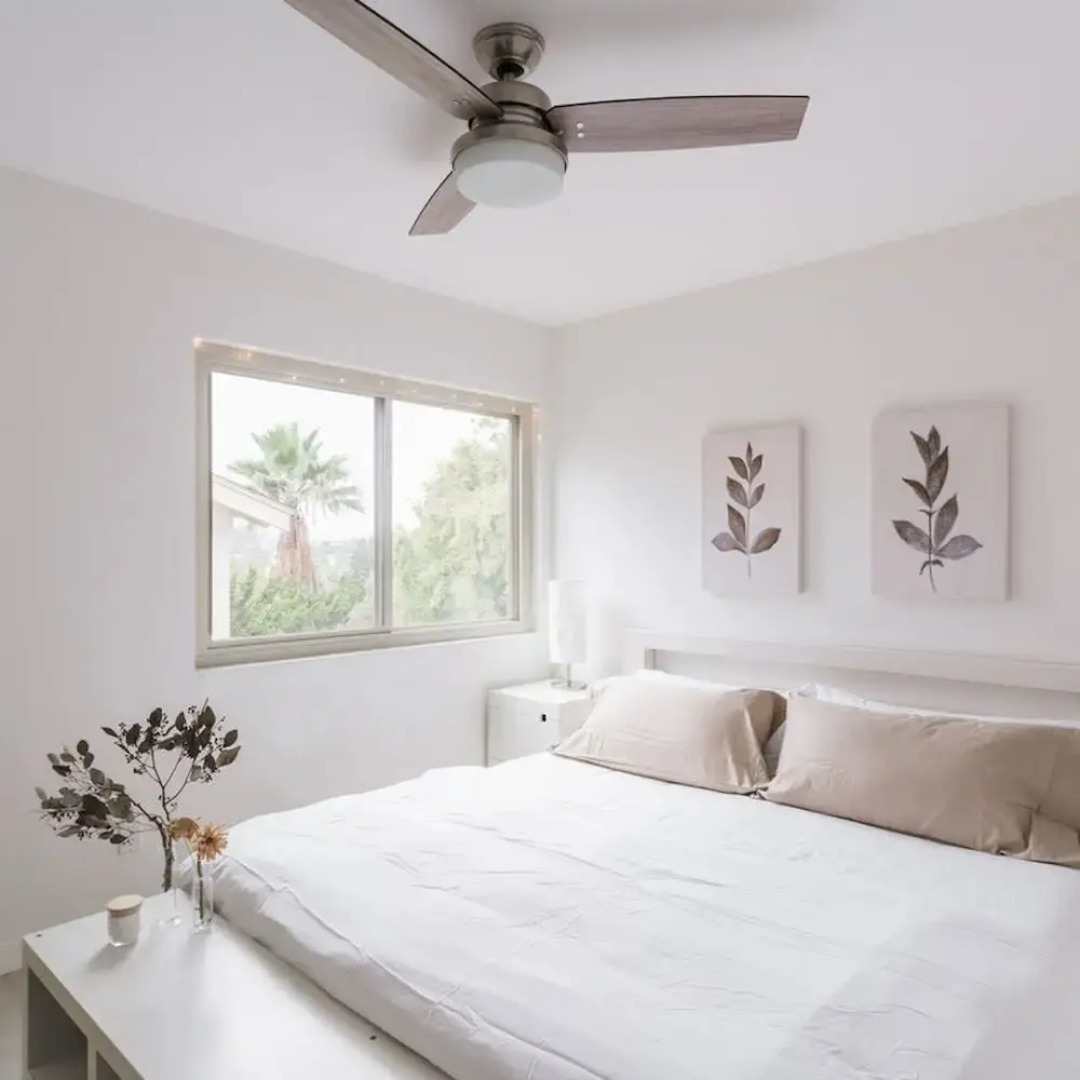 Spacious and Bright 5-bedroom Oasis Pool and Yard