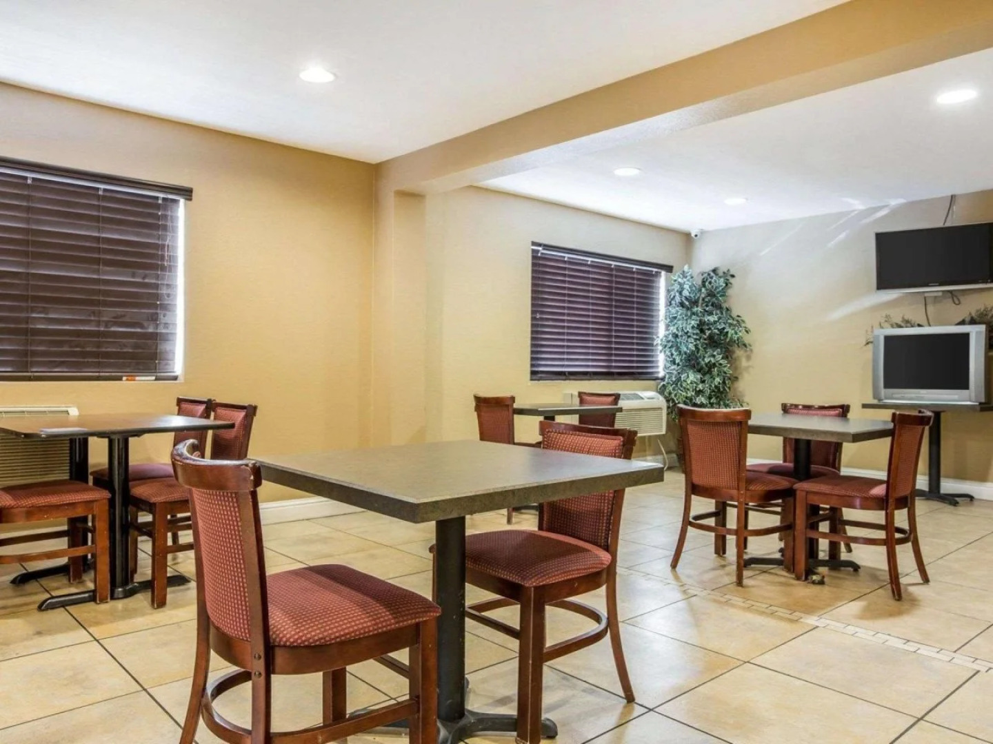 Quality Inn Tracy I-205