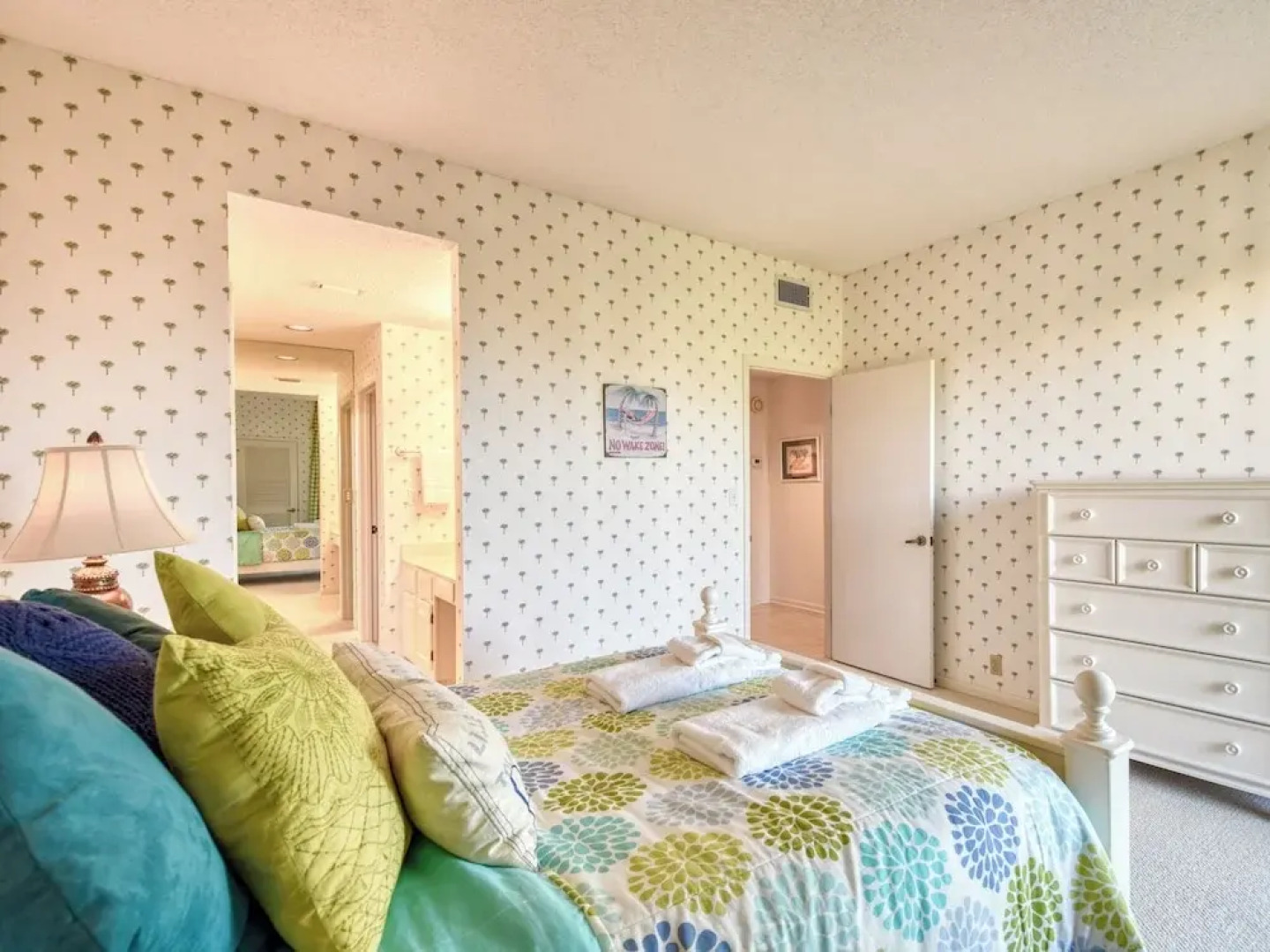 Spinnakers Reach 704