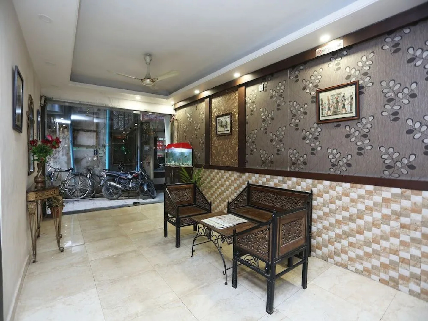 OYO 30240 Shri Radha Palace