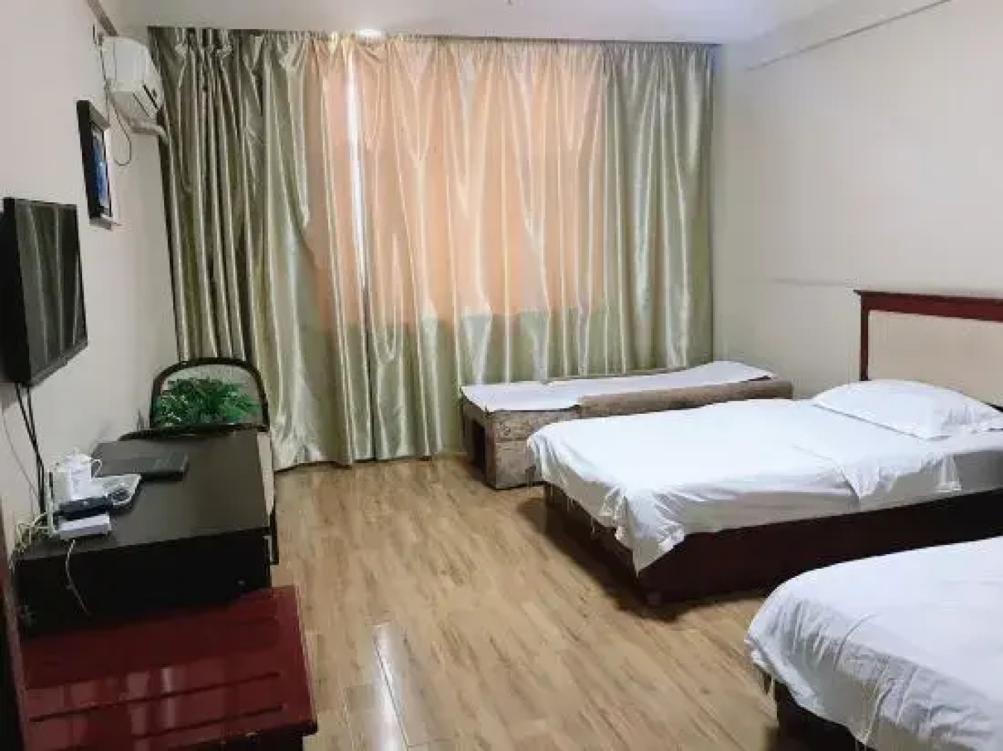 Wuntai Yonghui Hotel