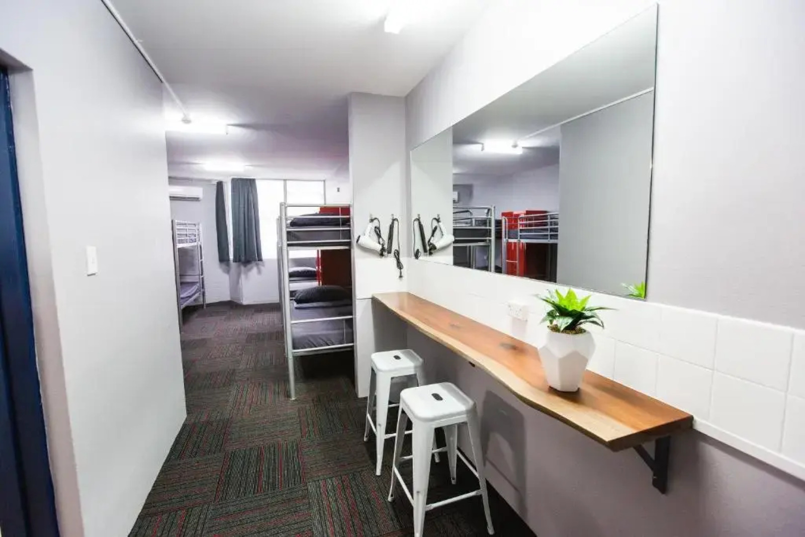 Mad Monkey Backpackers Waterfront