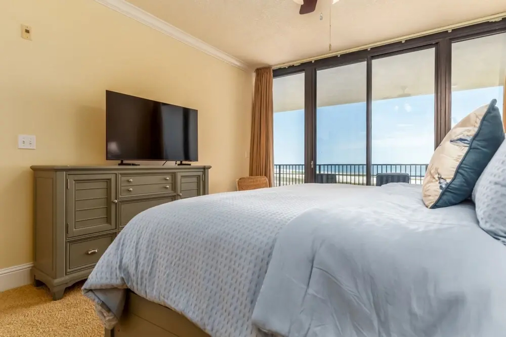 Wave Watcher - Holiday Isle #609 3 Bedroom Condo by RedAwning