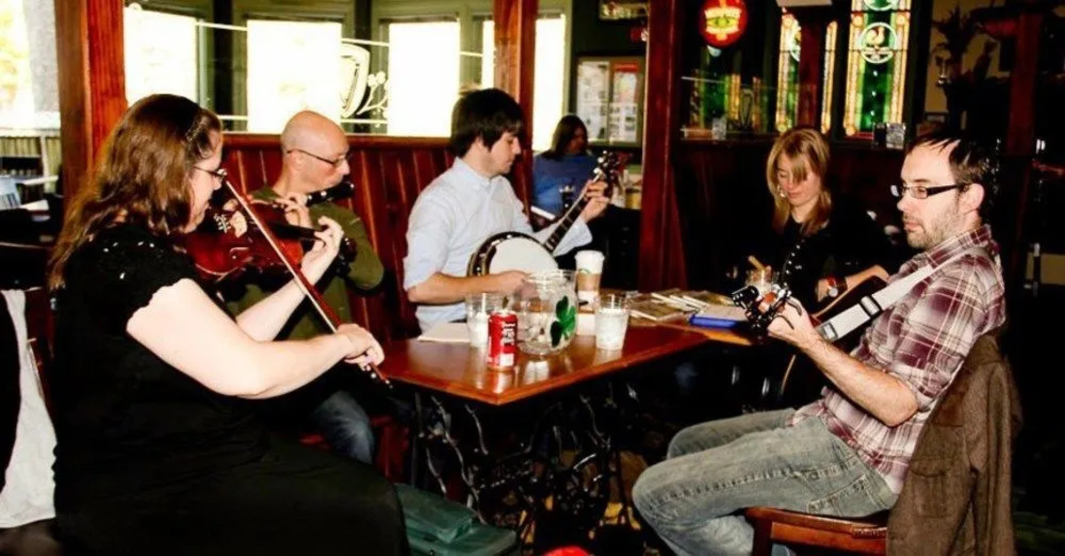 County Clare Irish Hotel & Pub