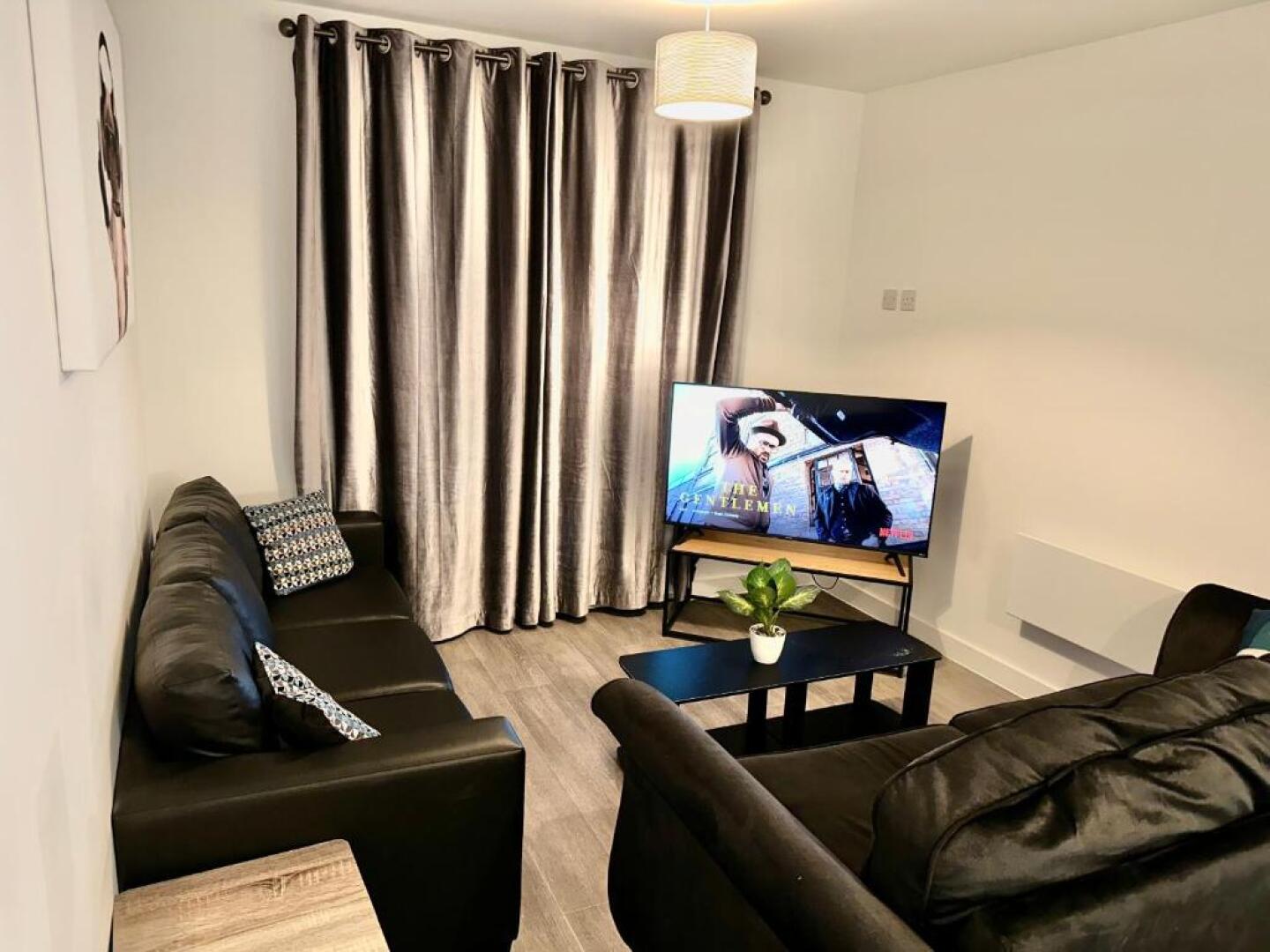 Stunning 3 Bed Flat 5min to Old Trafford Stadium