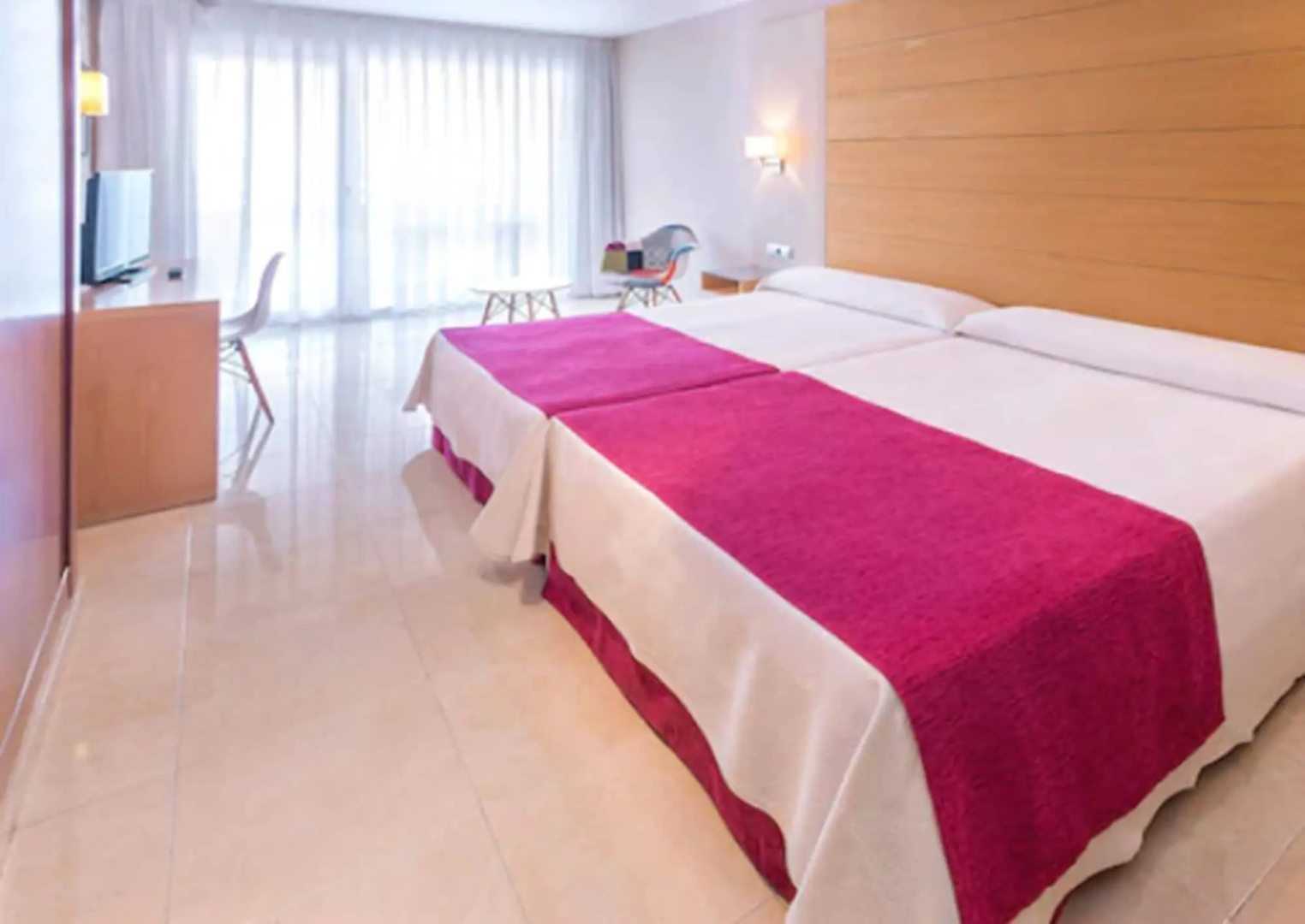Mediterraneo Bay Hotel & Resort