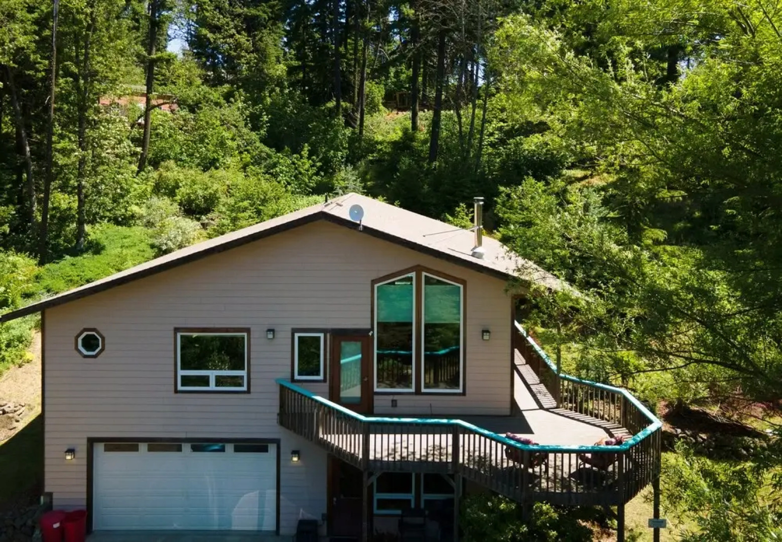 White Stag 4 Bedroom Home by RedAwning