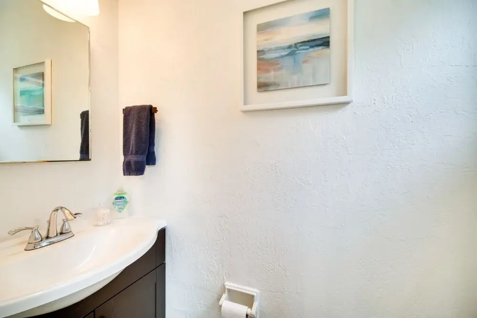 Chic Melbourne Cottage w/ Fire Pit, 4 Mi to Beach!