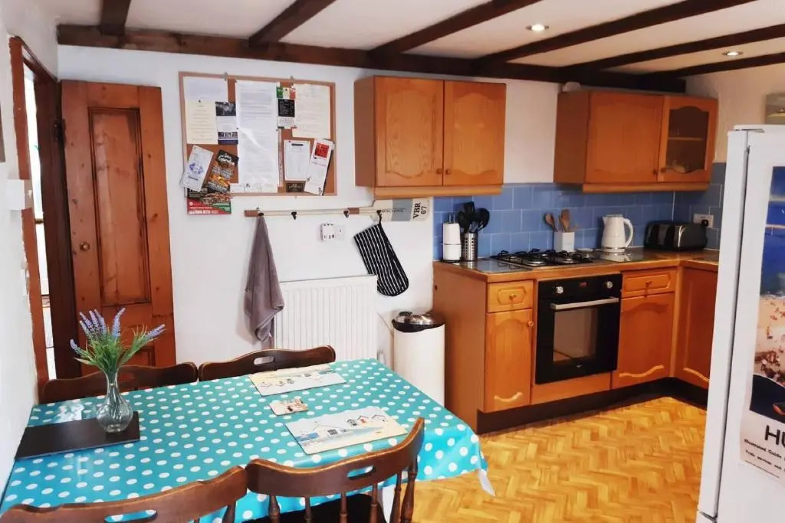 Beautiful 6-bed Dog Friendly Cottage in Heacham