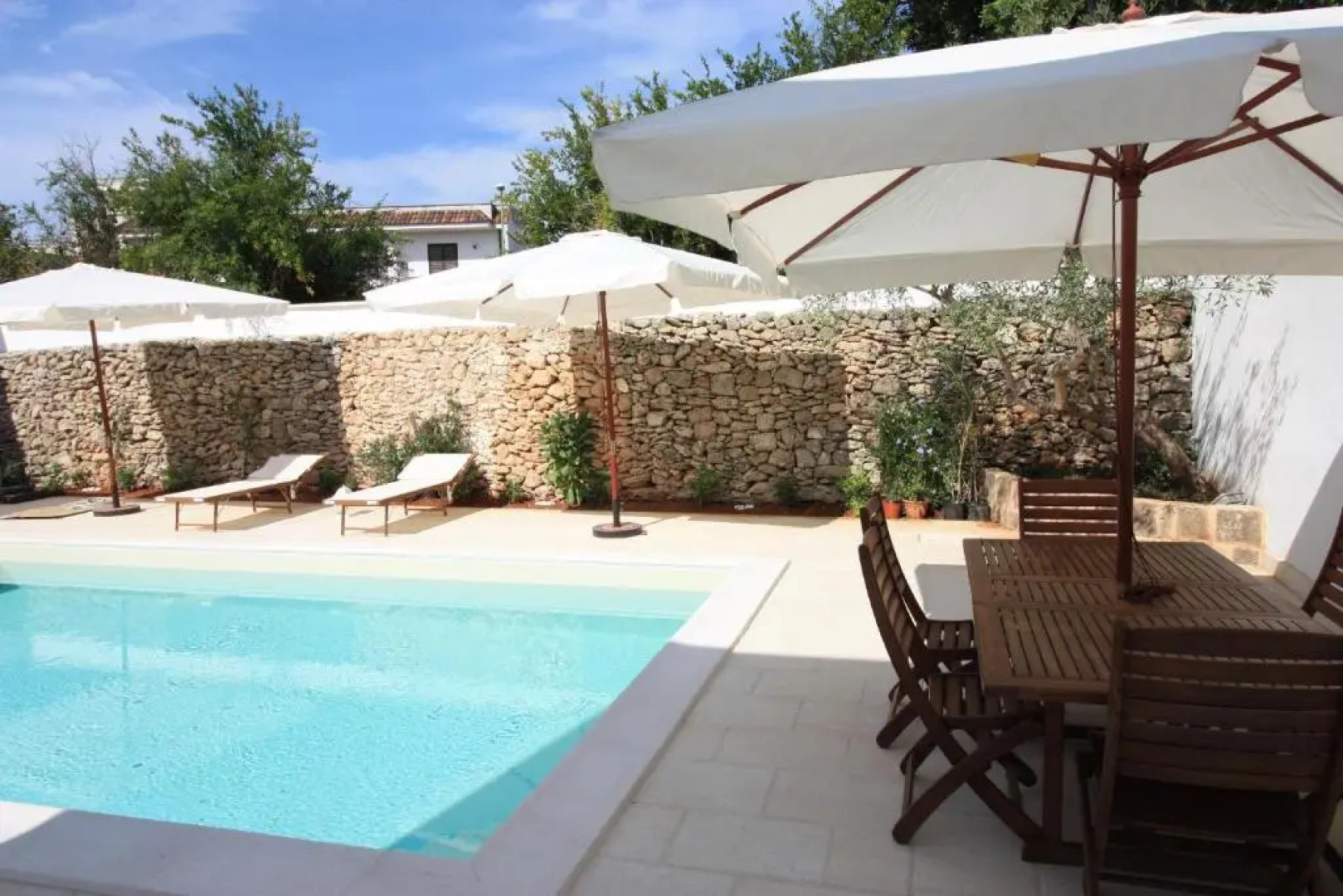 Luxury Courtyard Bilo