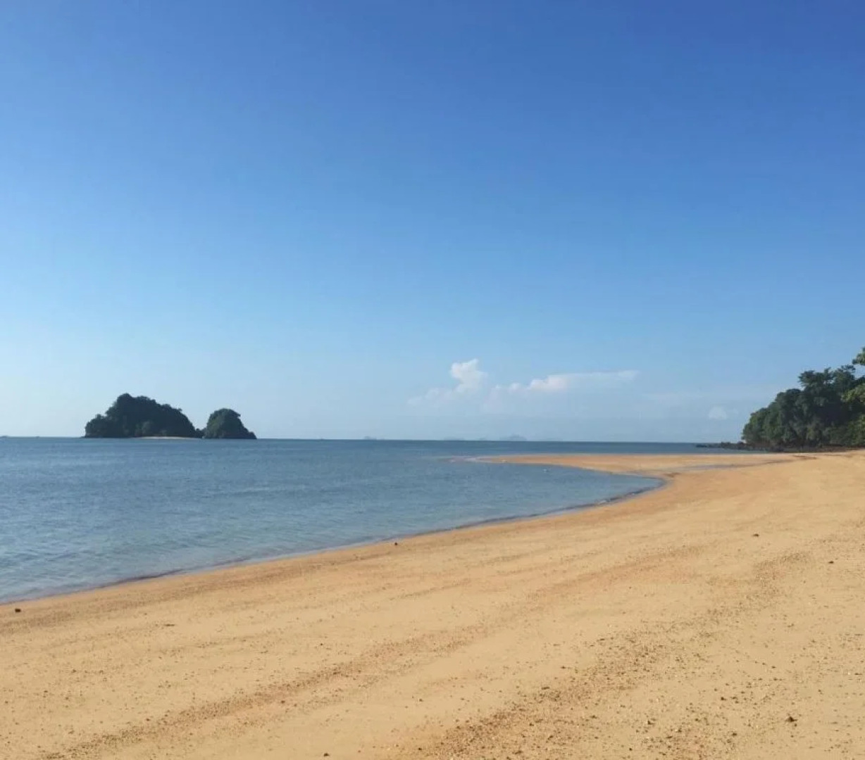 Lom Lae Beach Resort