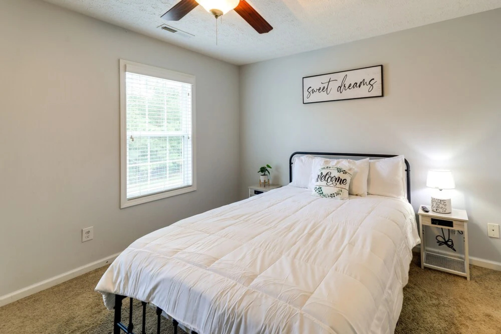 Havelock Home: Private Yard, 2 Mi to Cherry Point!