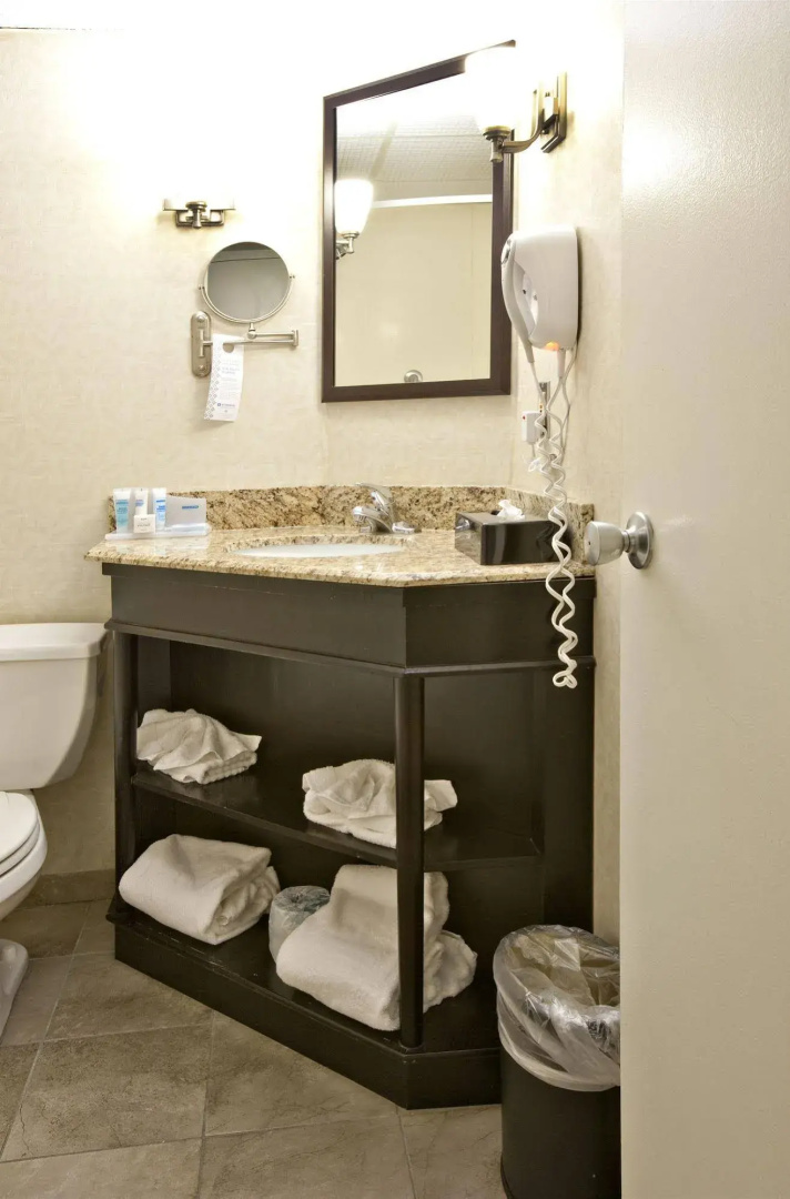 Exton Hotel & Conference Center