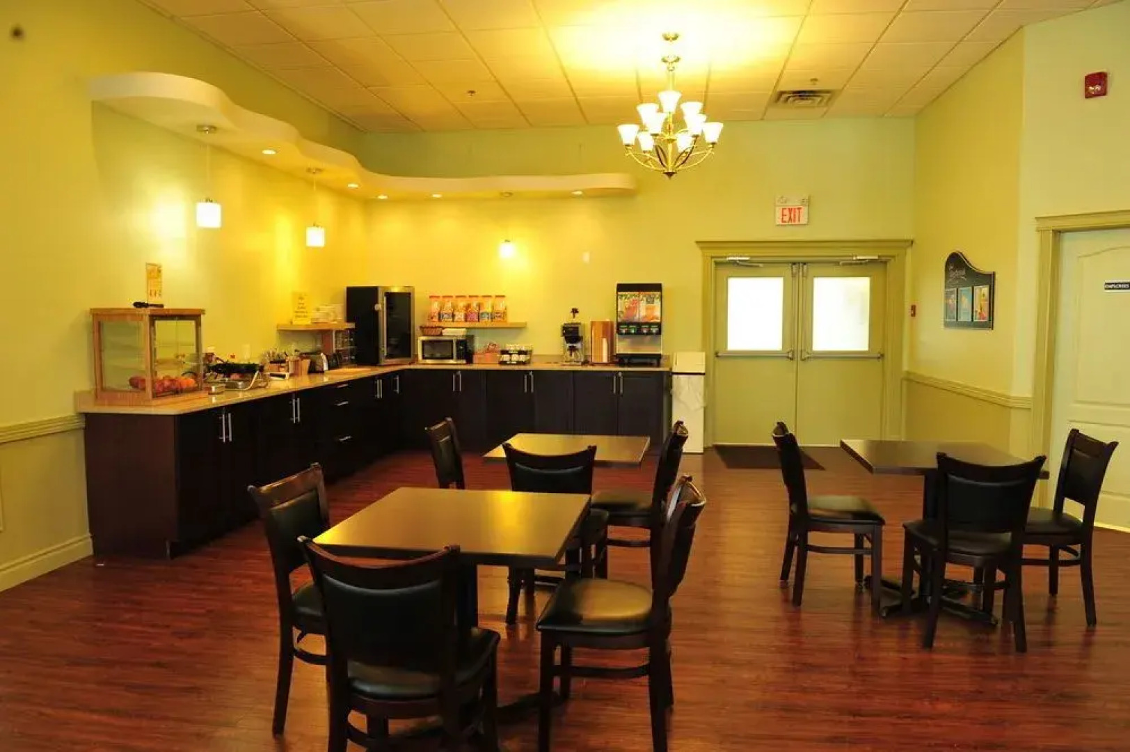 Days Inn & Suites Whitecourt