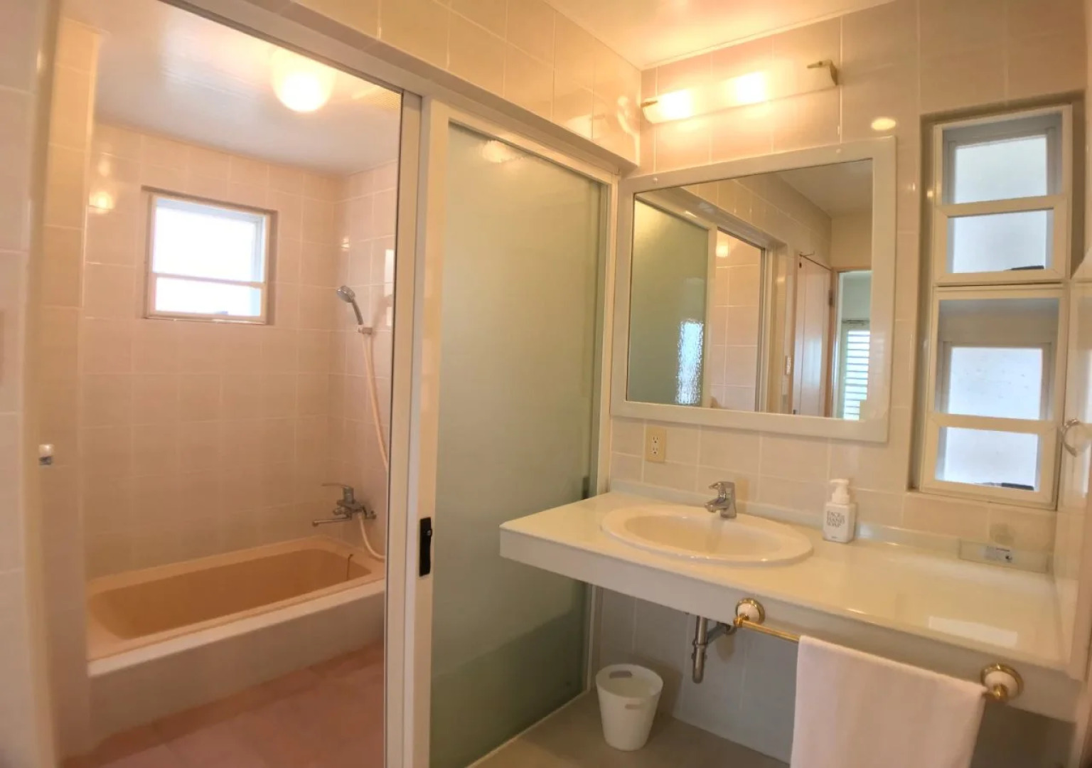 KUKURU Yomitan-Namihira