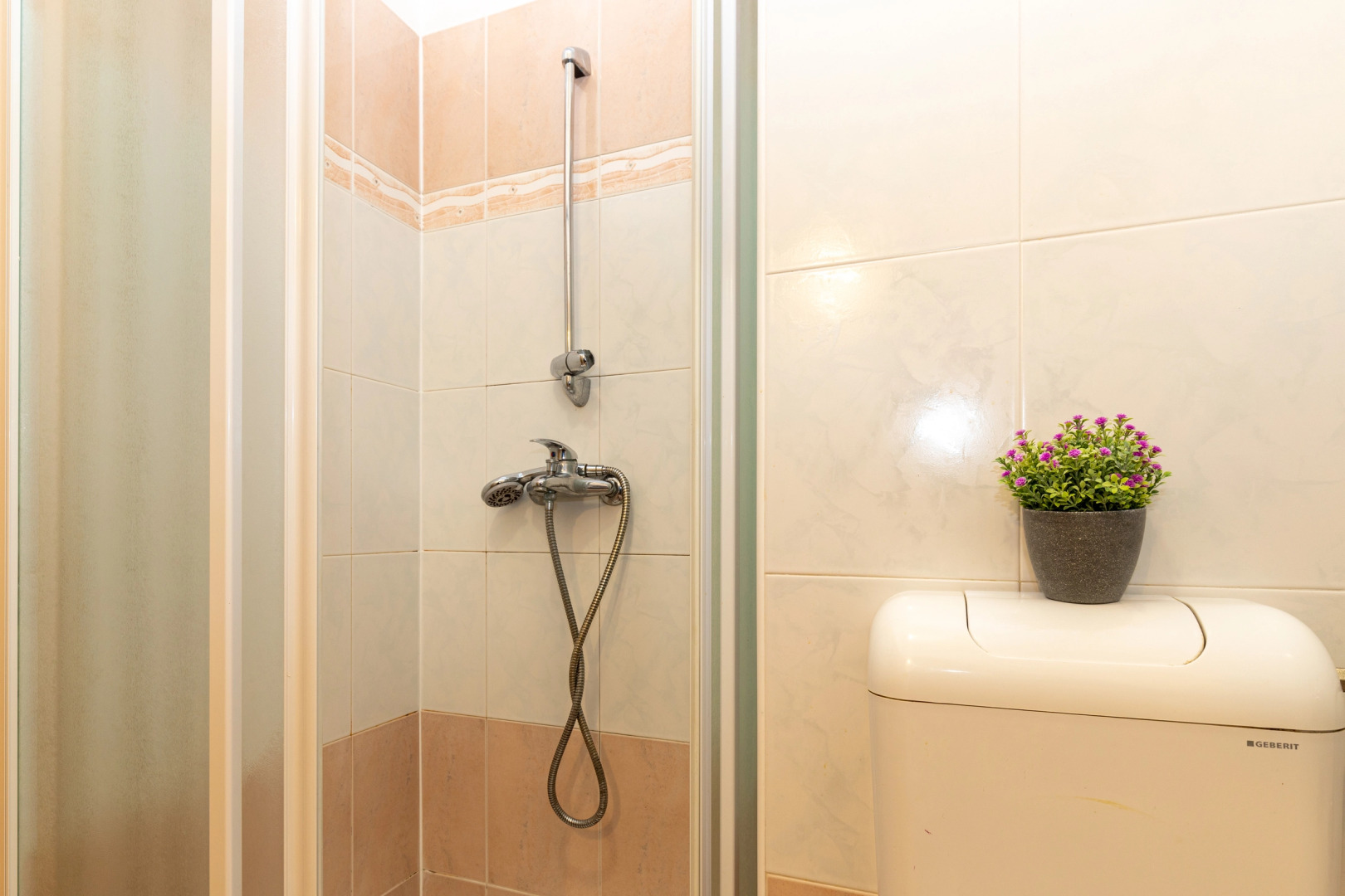 Pool Apartment Suzi 8