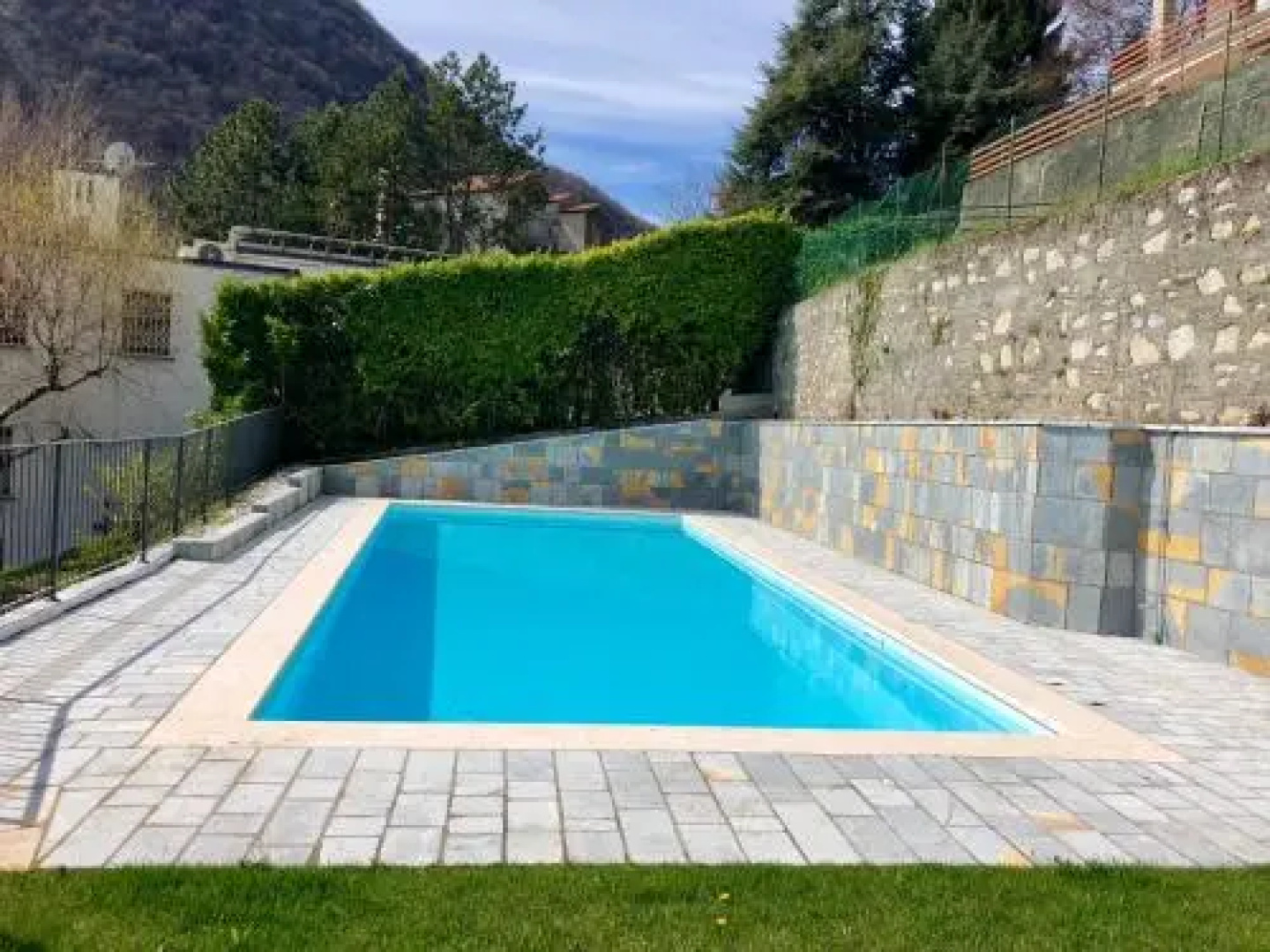 Argegno Pool apartment