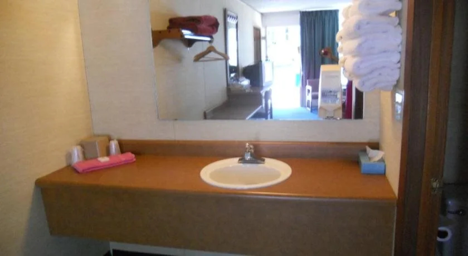 Colonial Mountain Inn