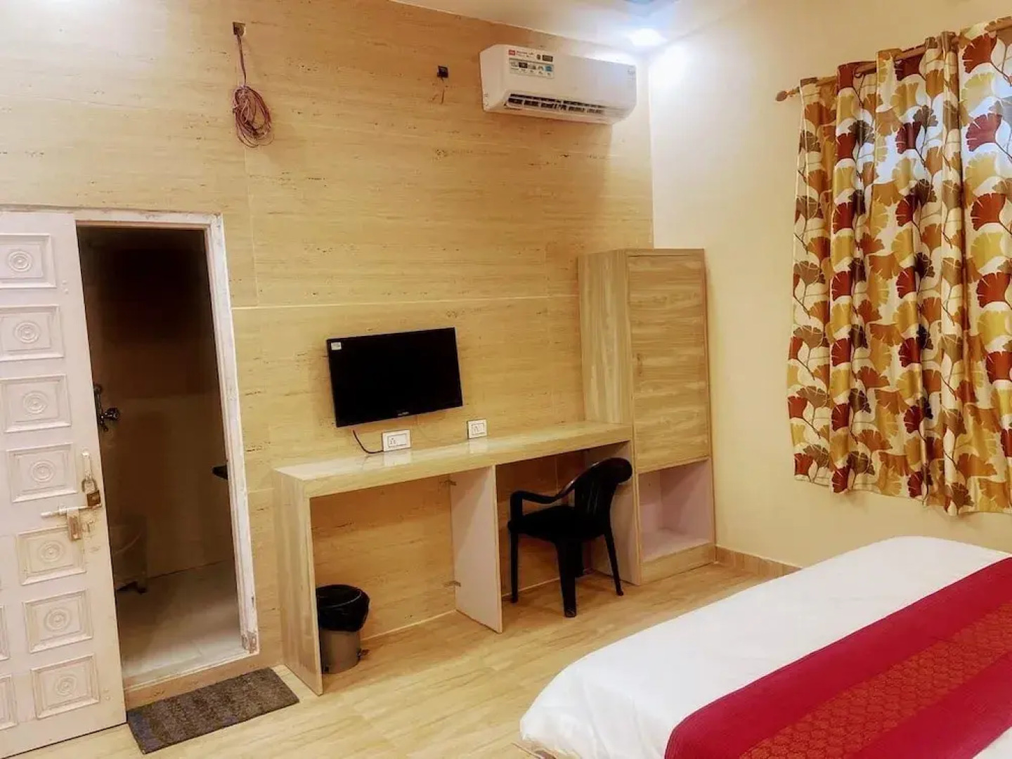 Sunrise Hotel & Restaurant