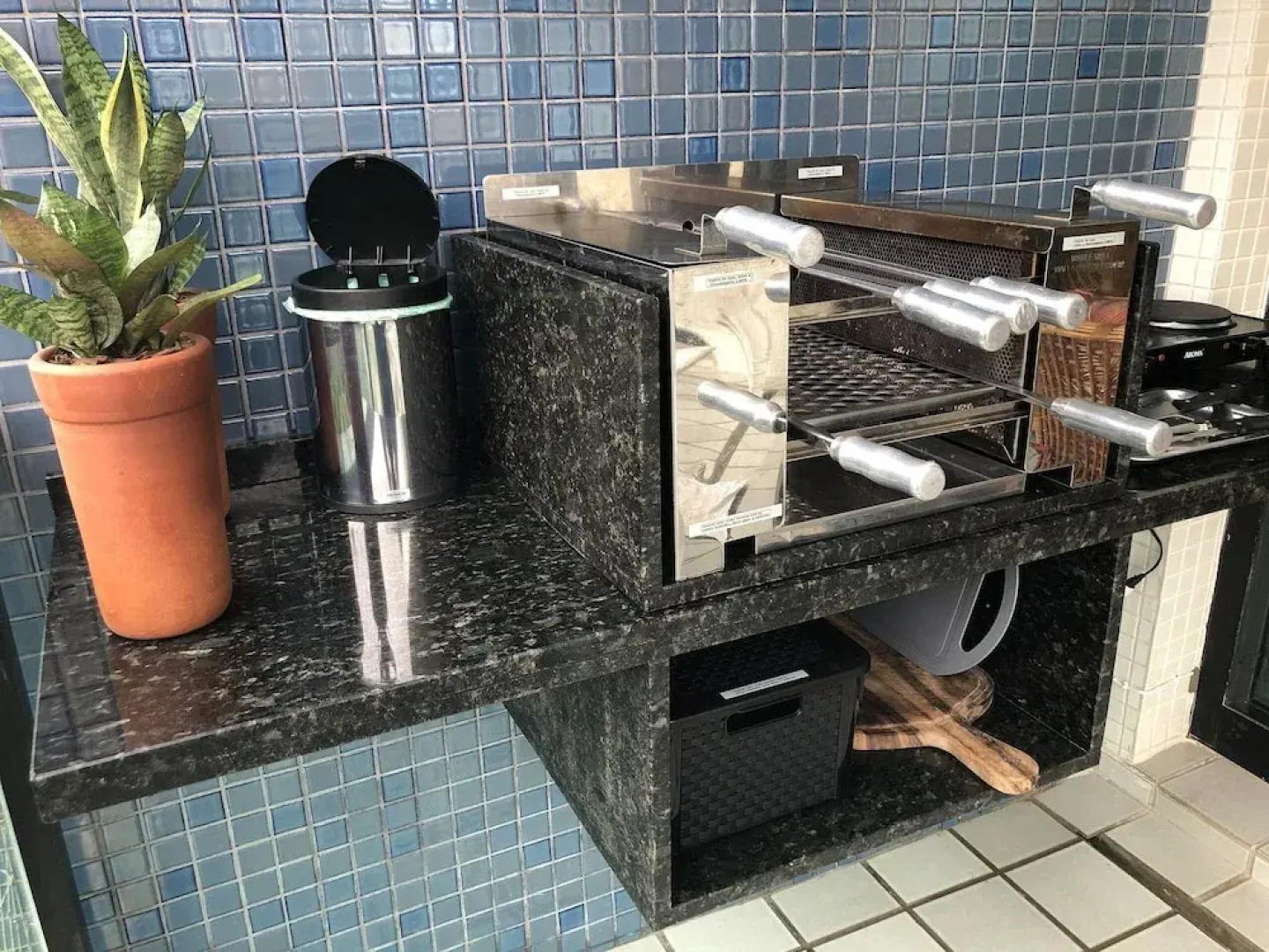 Riviera: M4 Giardino 44A, frente Praia, 4Dorms, 3Banh, 2Gar, Varanda Gourmet com Churrasqueira