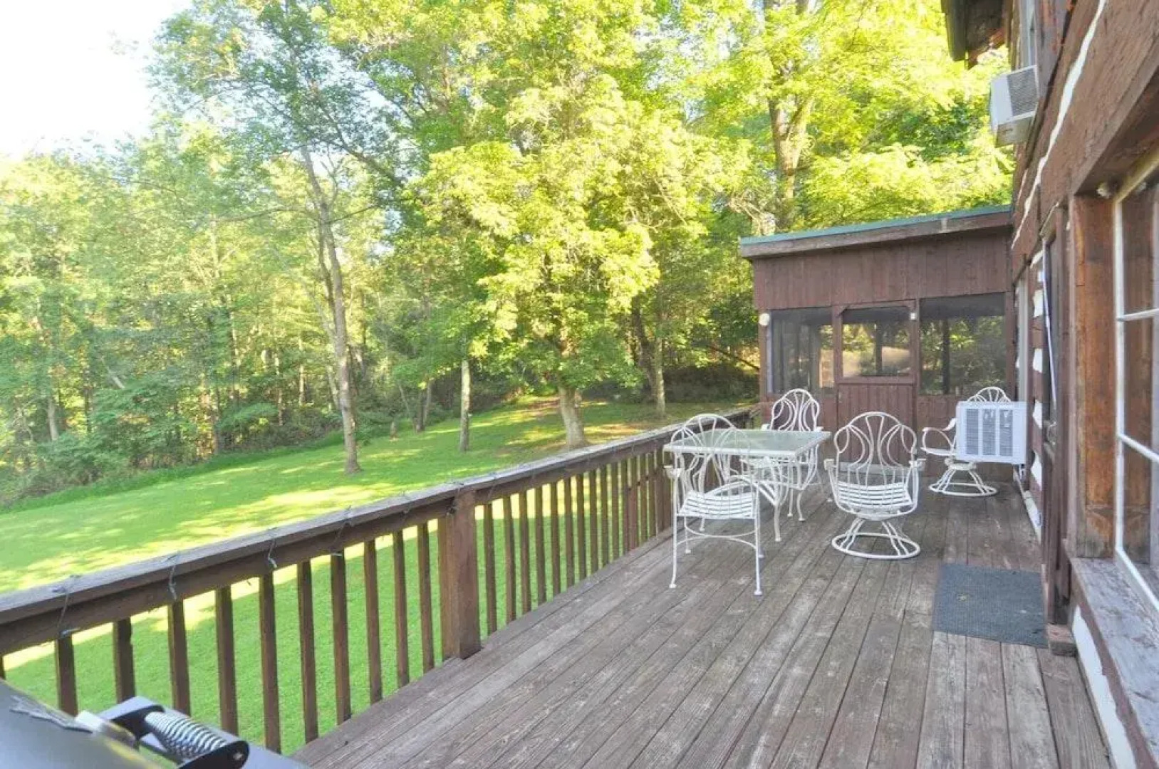 Pondview Cabin - Log Cabin Retreat