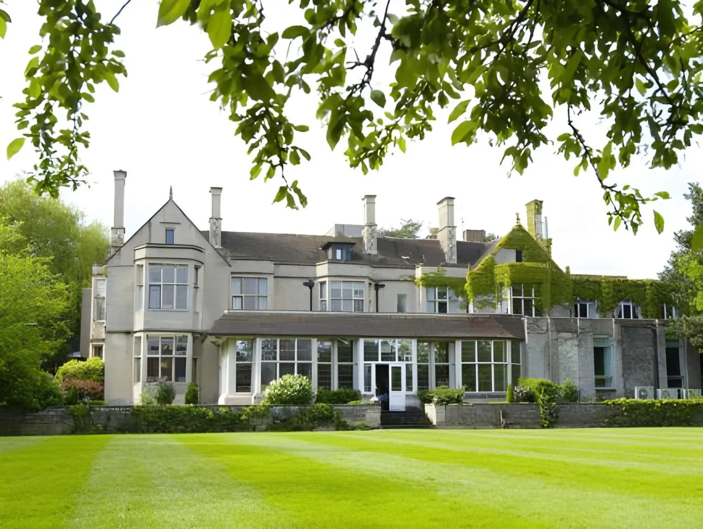 Westone Manor Hotel