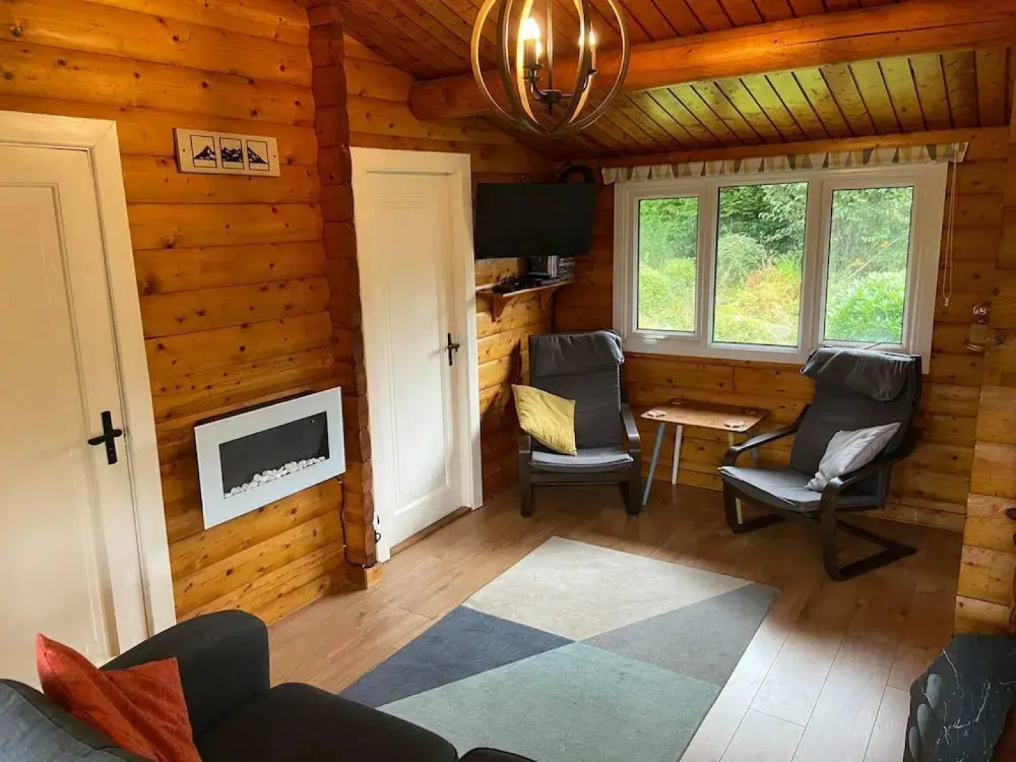 Snowdonia Log Cabin-sleeps 4-garden-pets