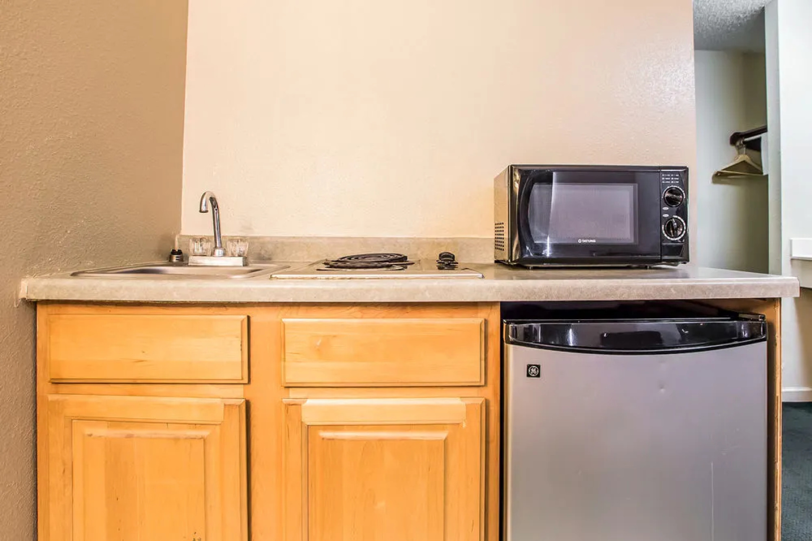 Econo Lodge Inn & Suites Granite City