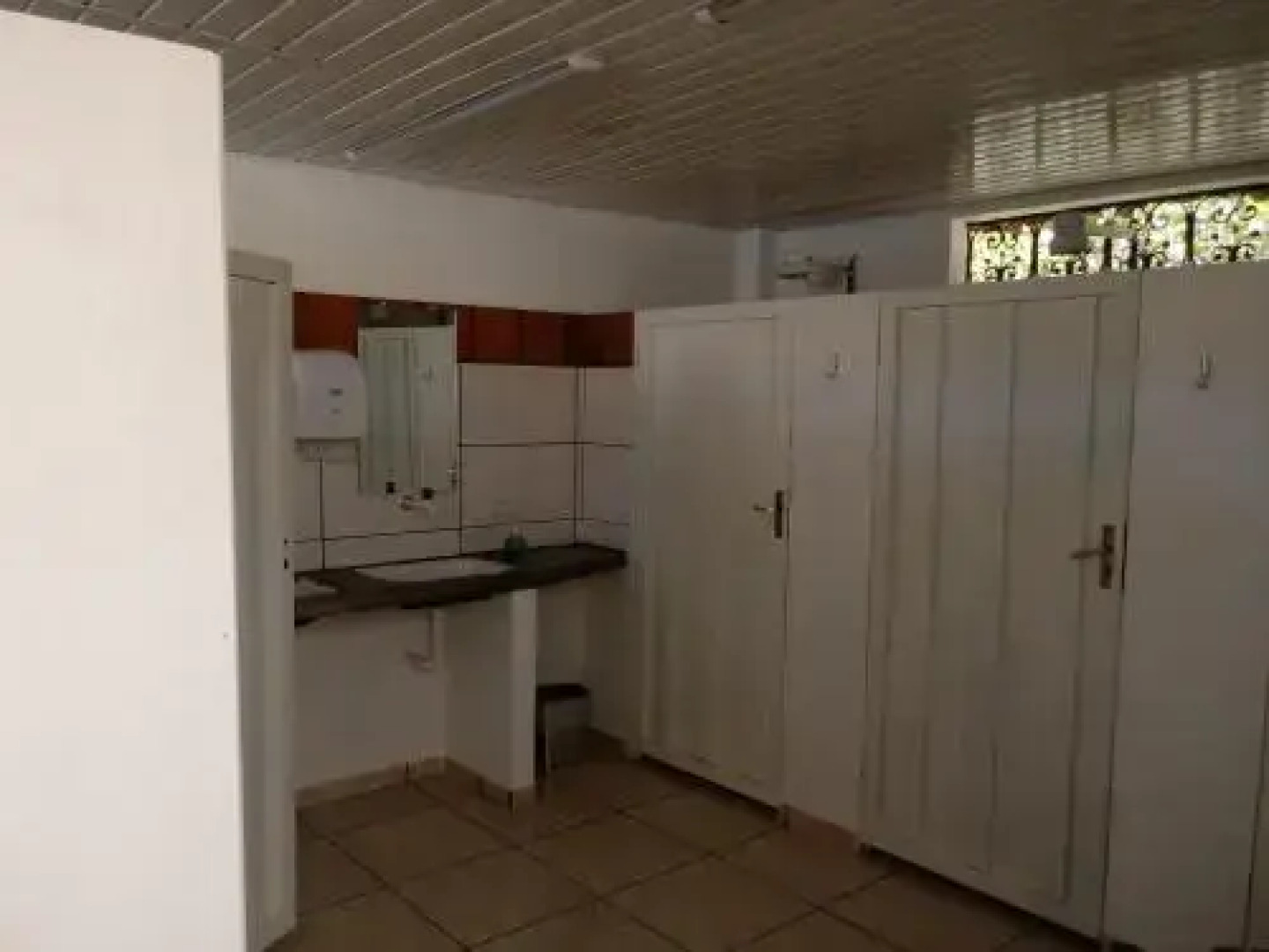 Hostel Parque Dos Saltos