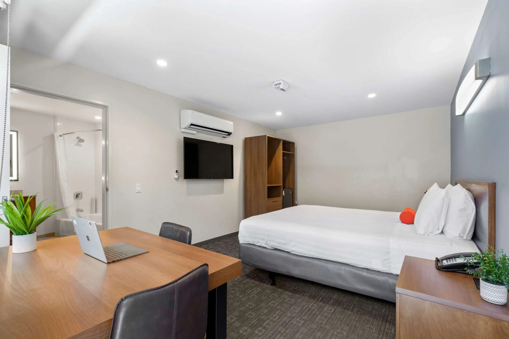 Good Nite Inn - Calabasas