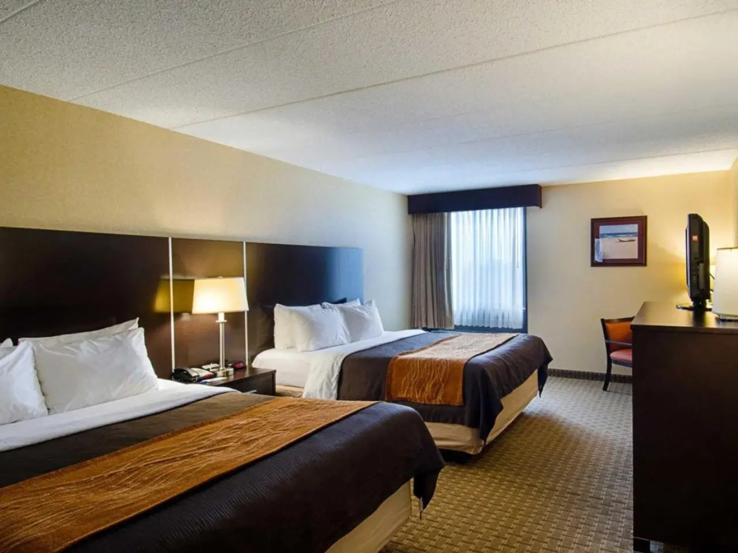 Comfort Inn & Suites Fall River