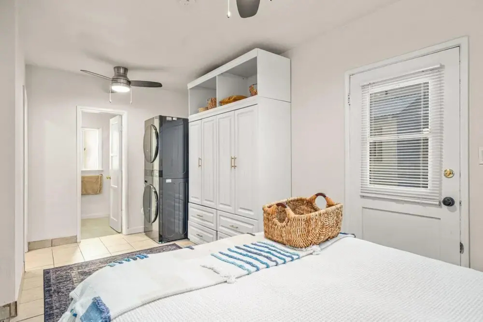 Beachside Apt With Laundry Steps to the Shore