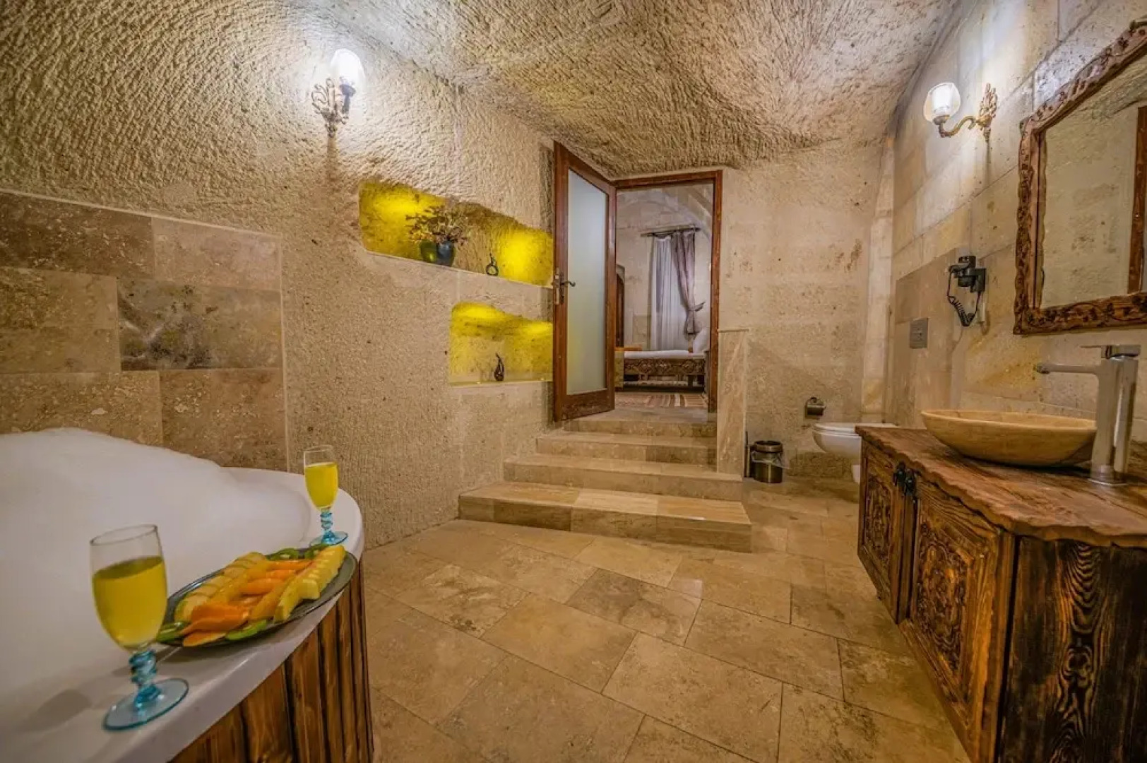 Capp Royal Cave Hotel