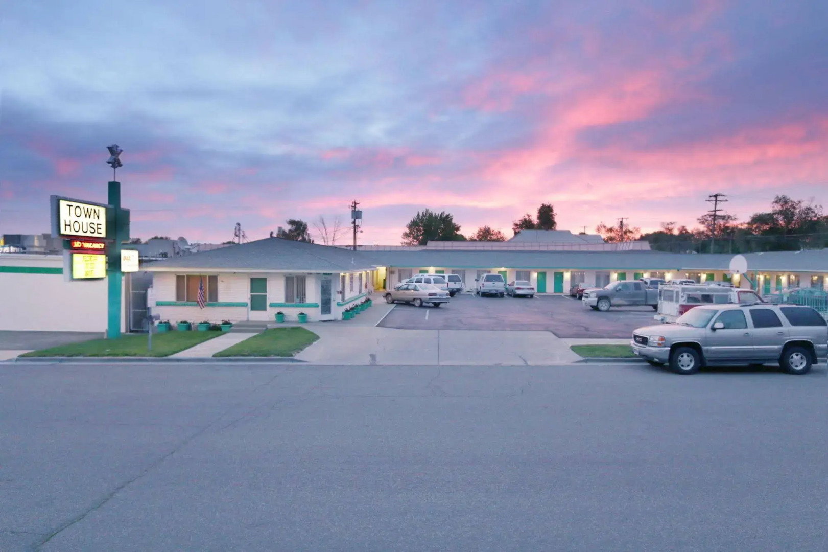 Town House Motel