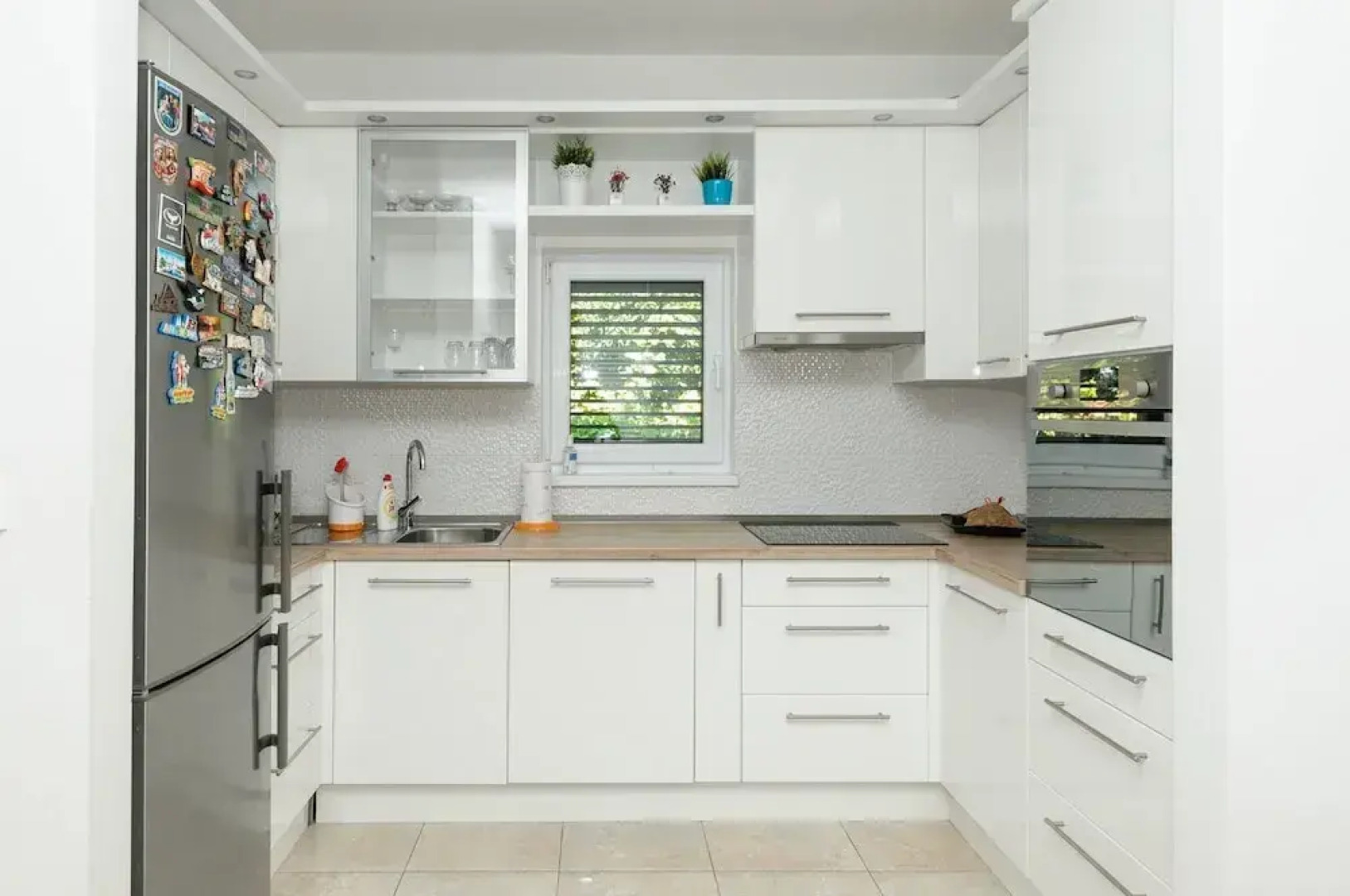 Luxury Villa With Heated Pool, Terrace, and Outdoor Amenities for Relaxation