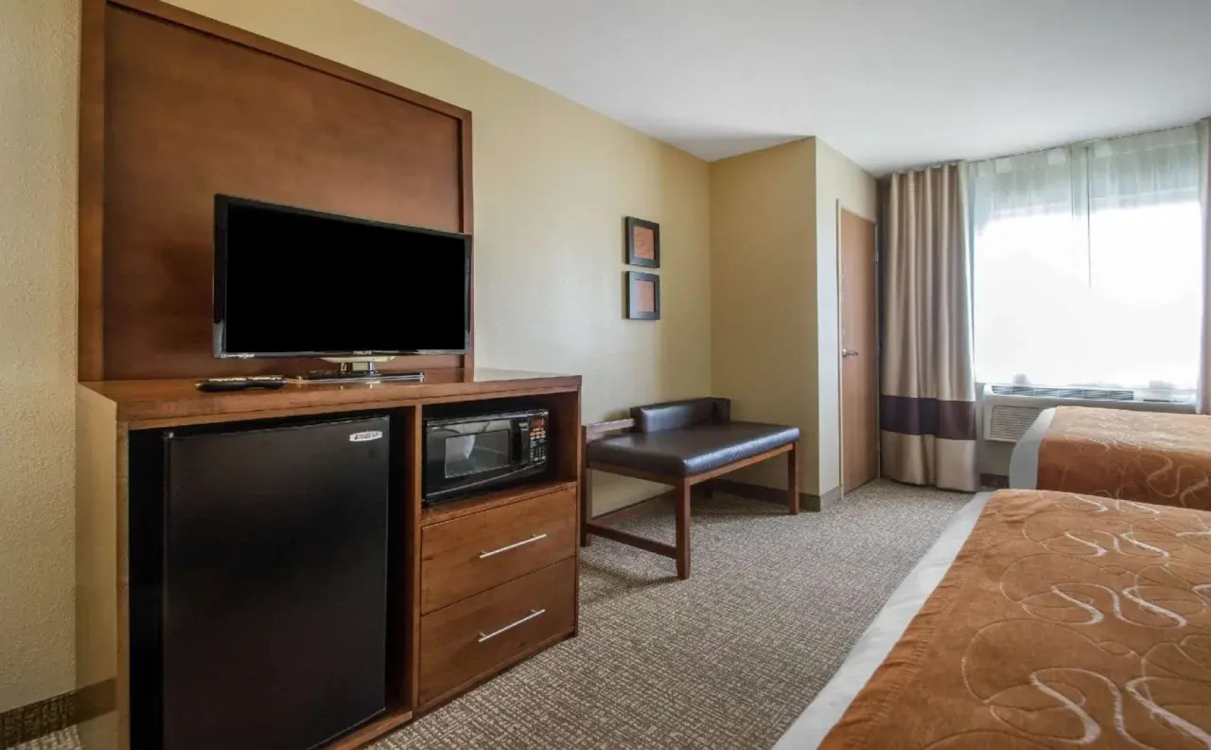 Comfort Suites Johnson Creek Conference Center