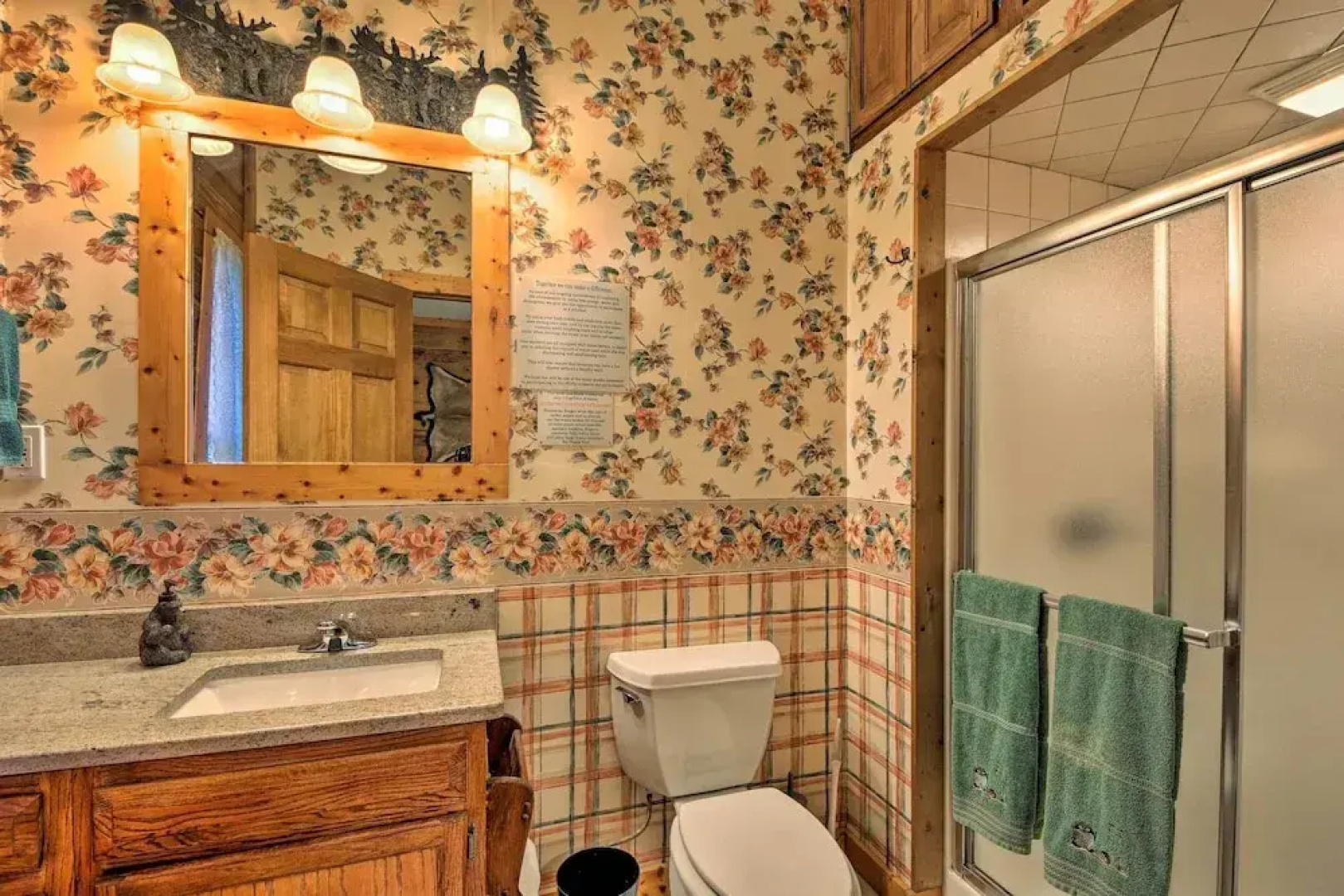 Tenn River Cabin w/ Hot Tub - 10 Mi to Chattanooga