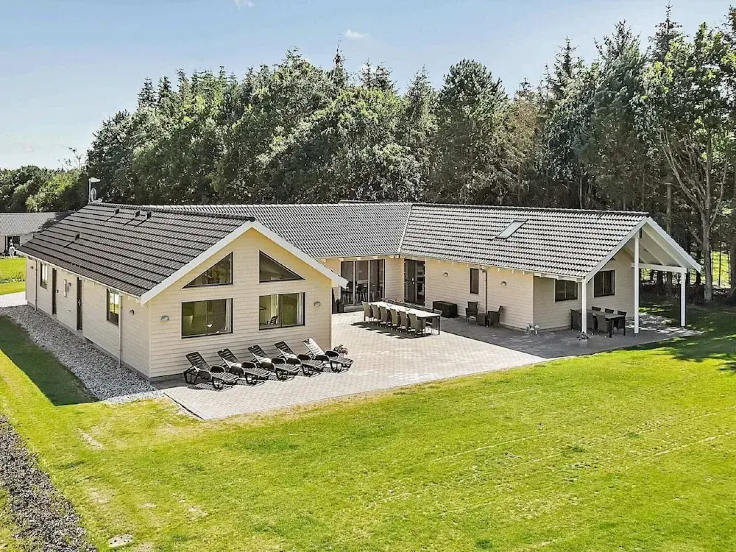 Spacious Holiday Home in Glesborg near Ocean