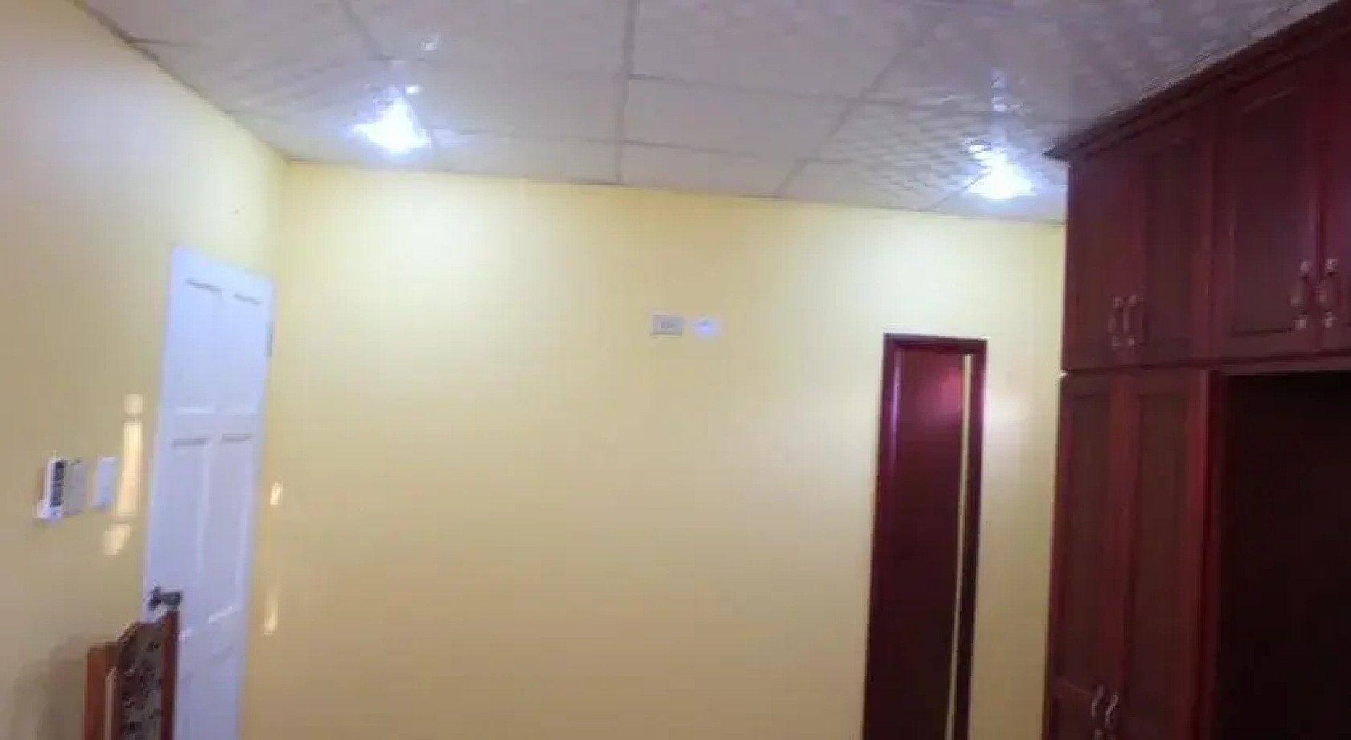 J&G's Tropical Apartments