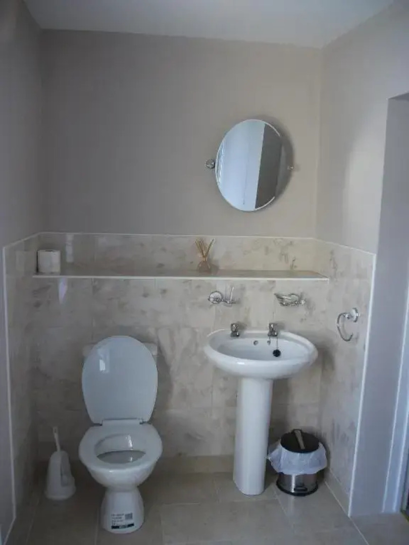 Trowel and Hammer Inn