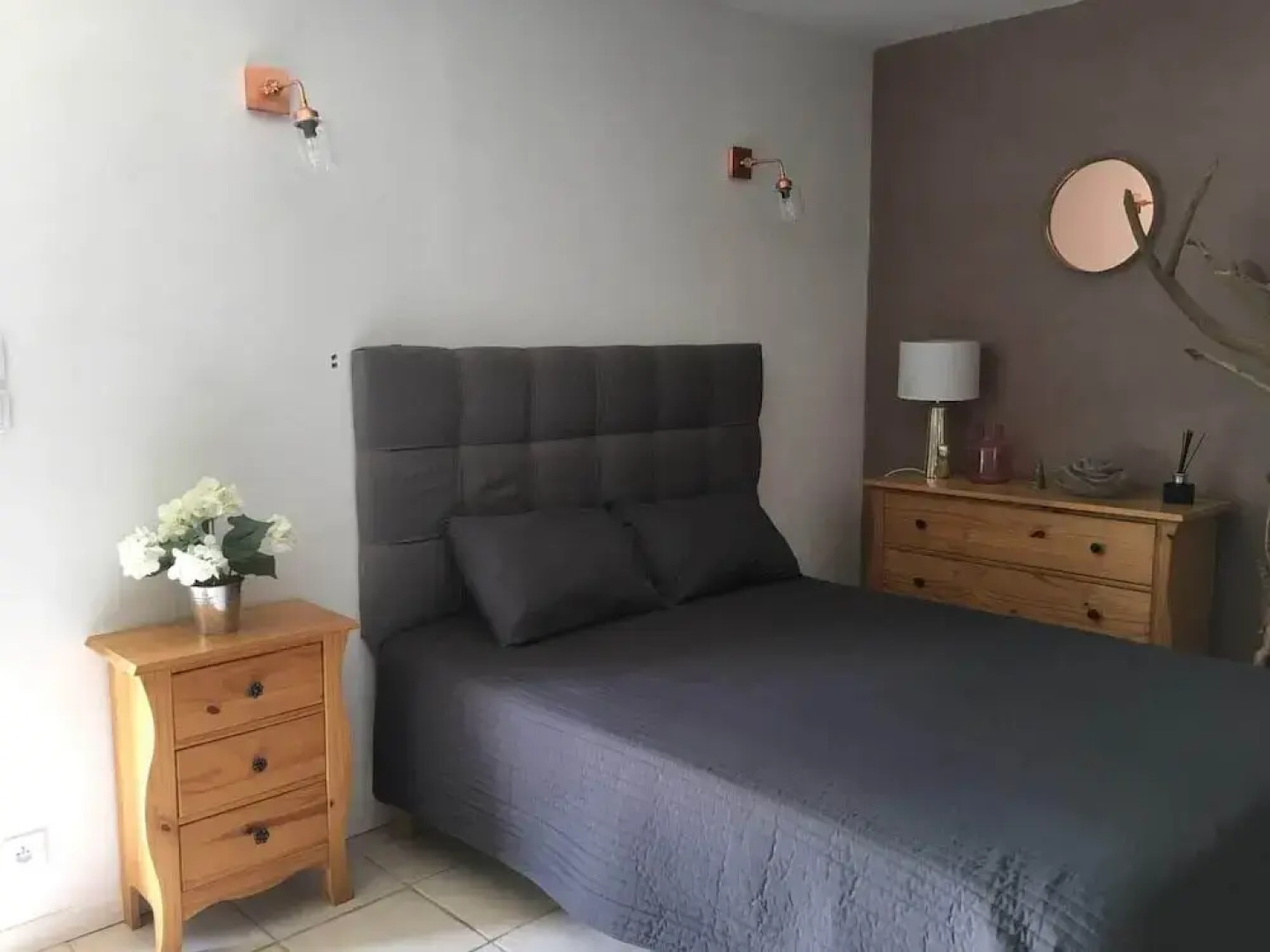 Quiet studio with air conditionning