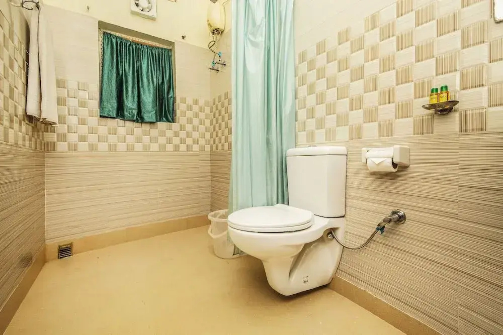 FabHotel Paradise Inn Salt Lake